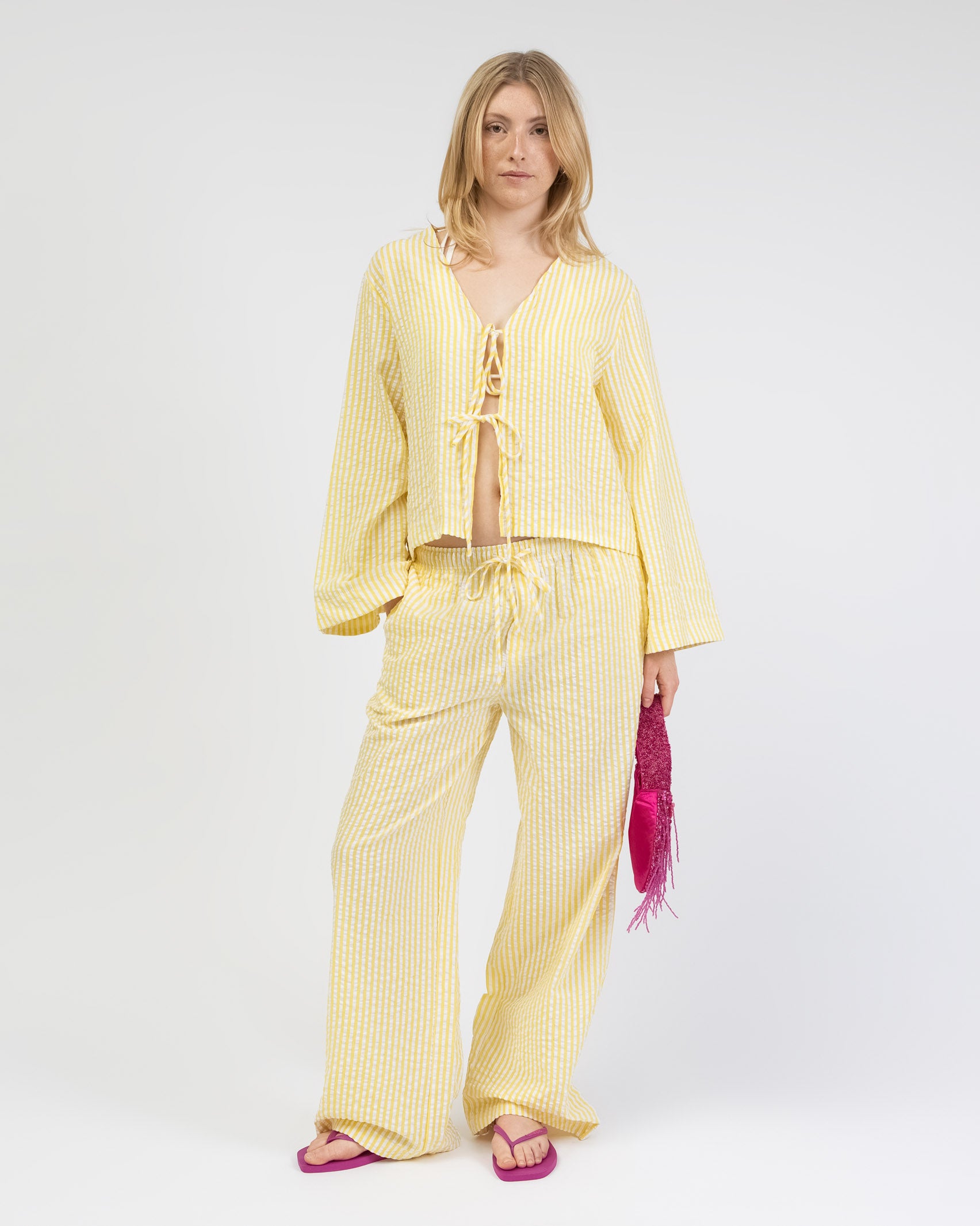 Lockere, gestreifte Stoffhose