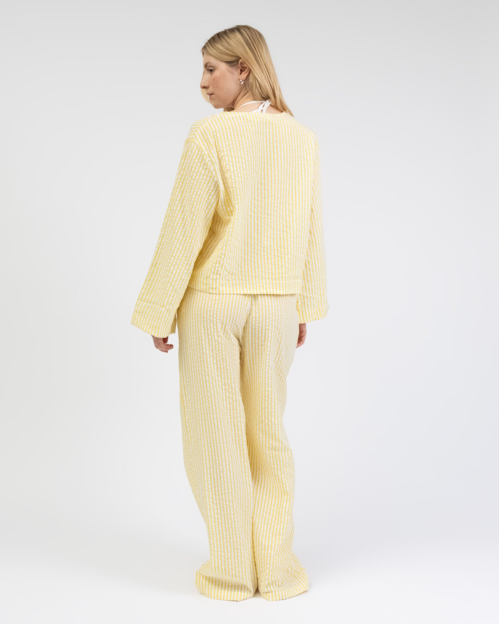 Lockere, gestreifte Stoffhose