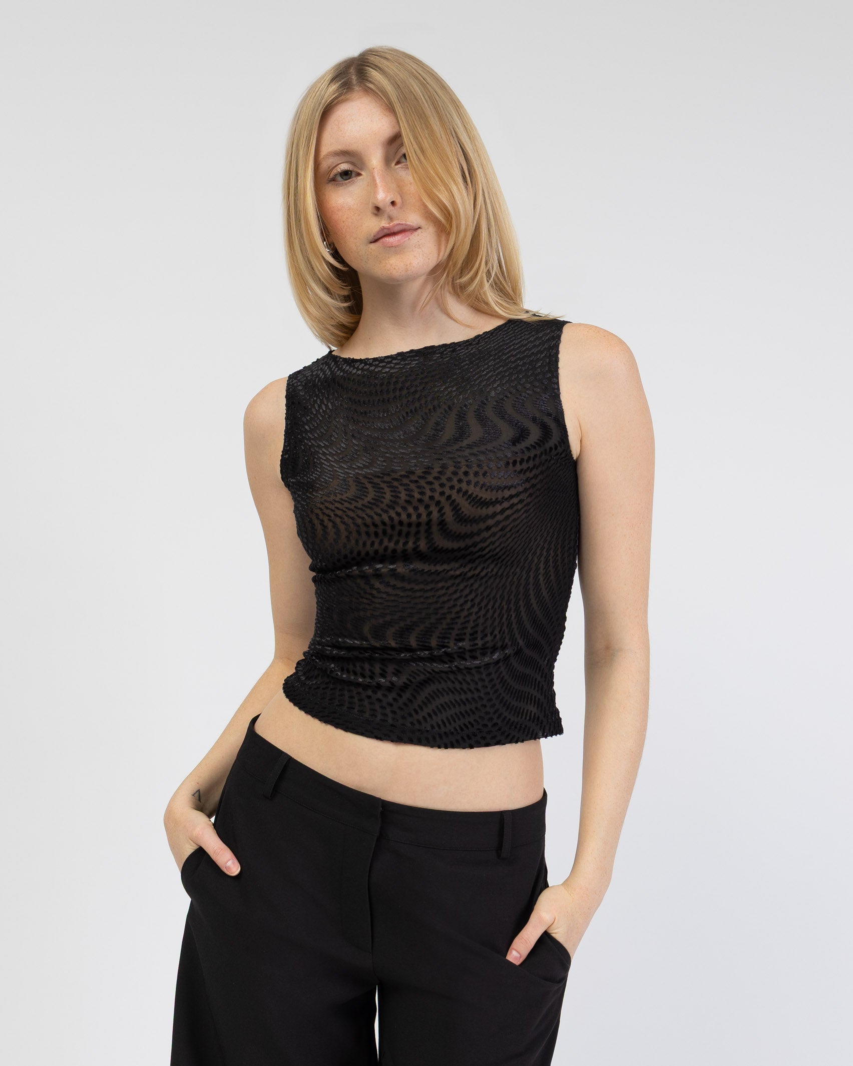 Transparentes Top mit U-Boot Ausschnitt