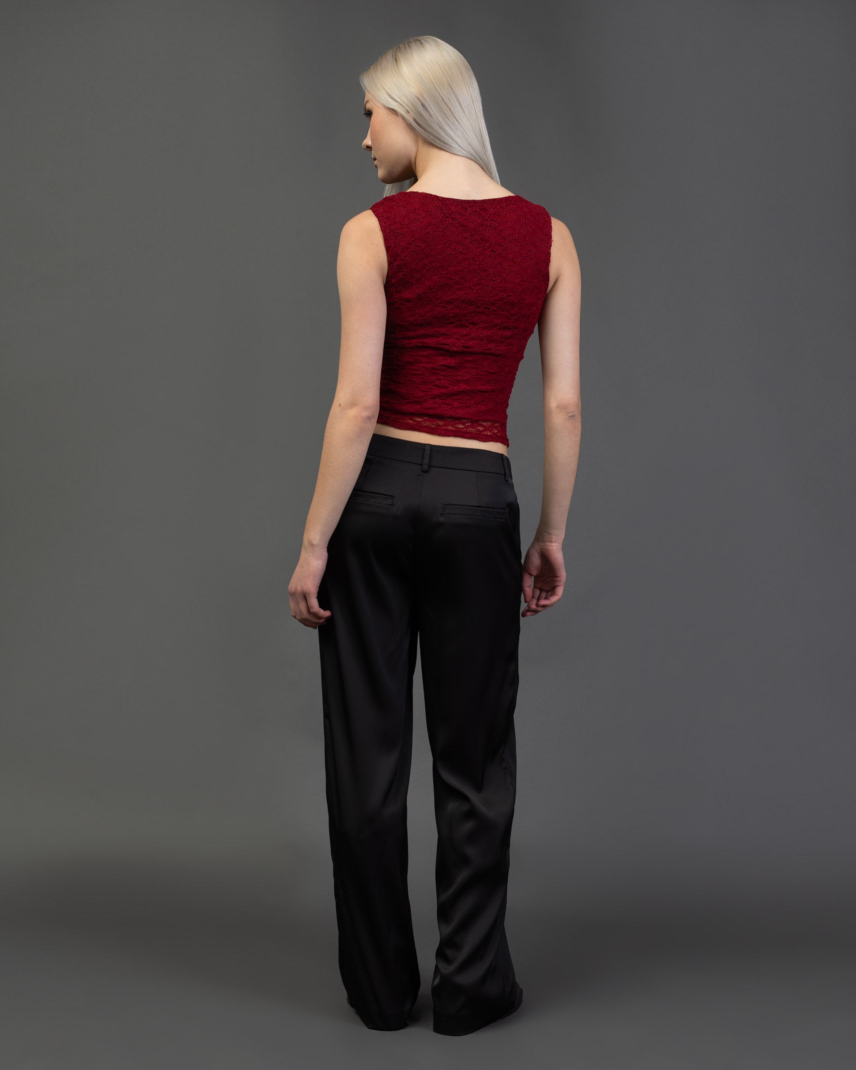 Top mit U-Boot Ausschnitt aus Spitze