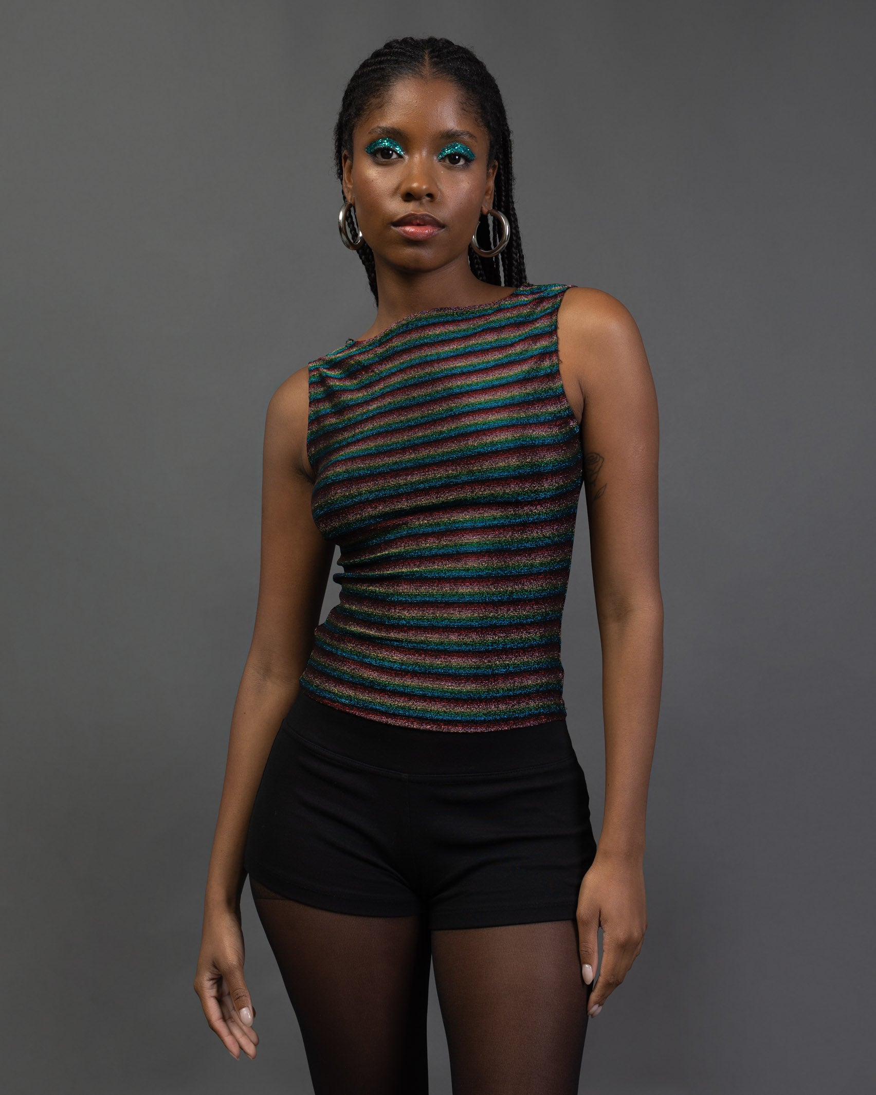 Top mit bunt glitzernden Streifen