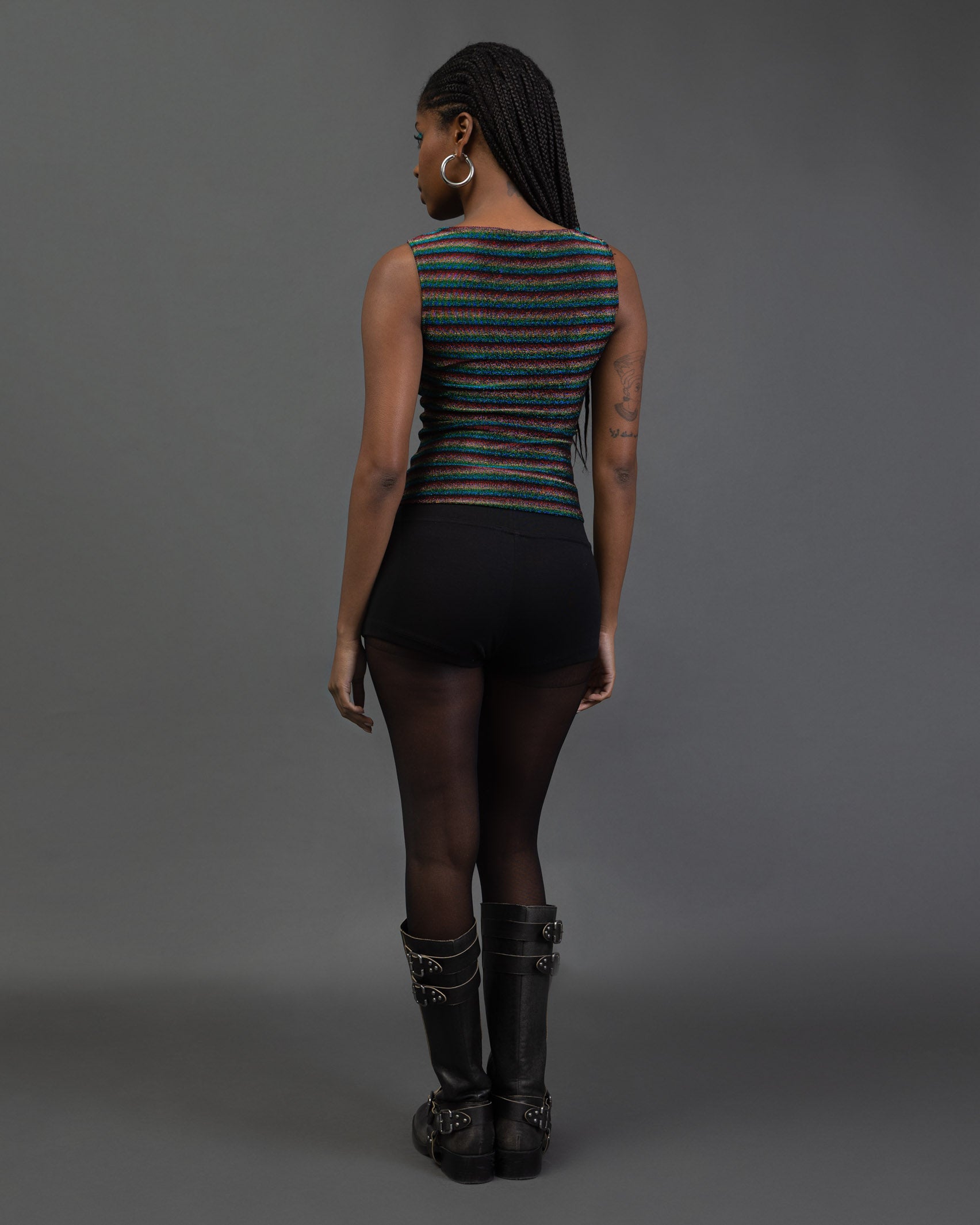 Top mit bunt glitzernden Streifen