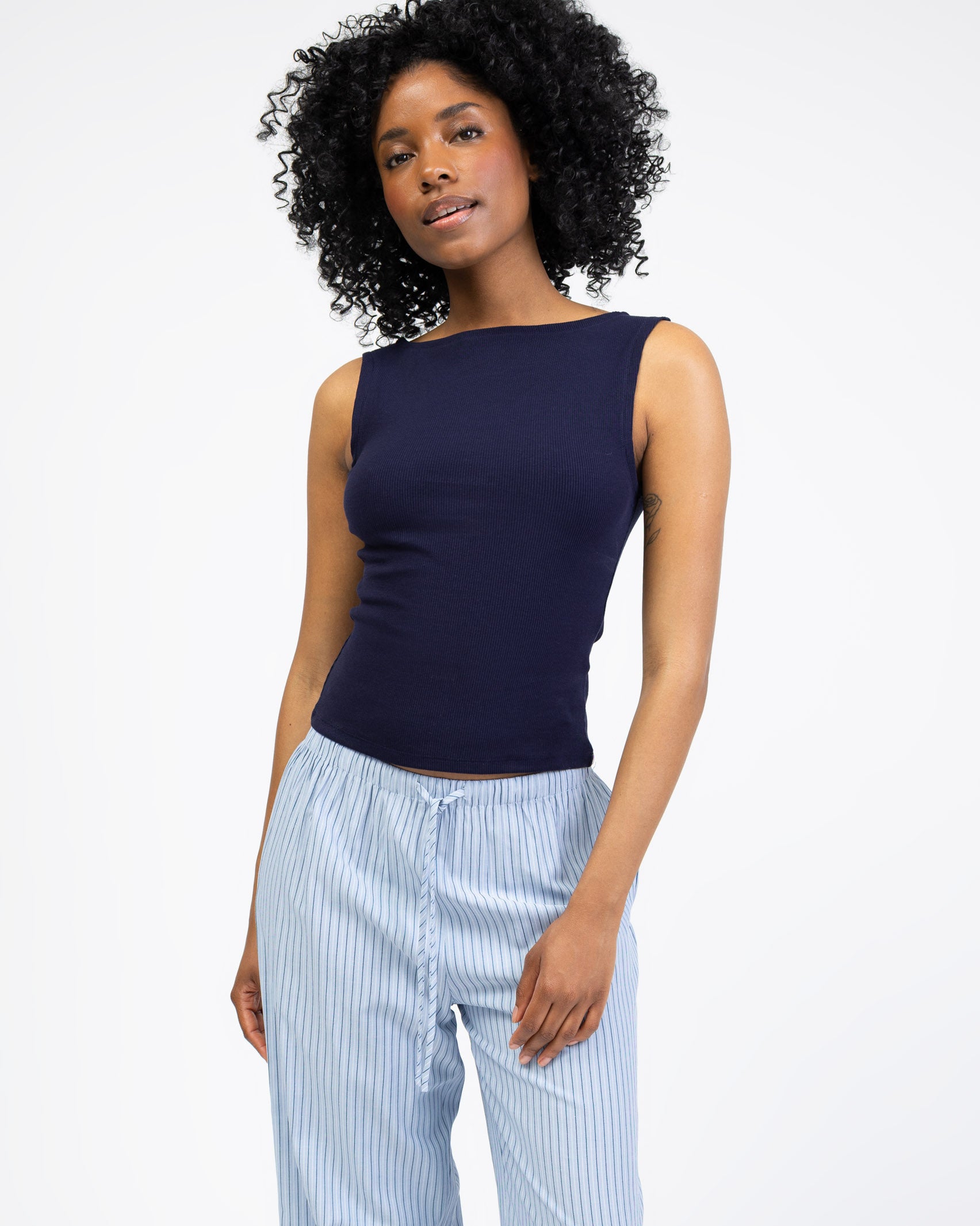 Basic Top mit U-Boot Ausschnitt