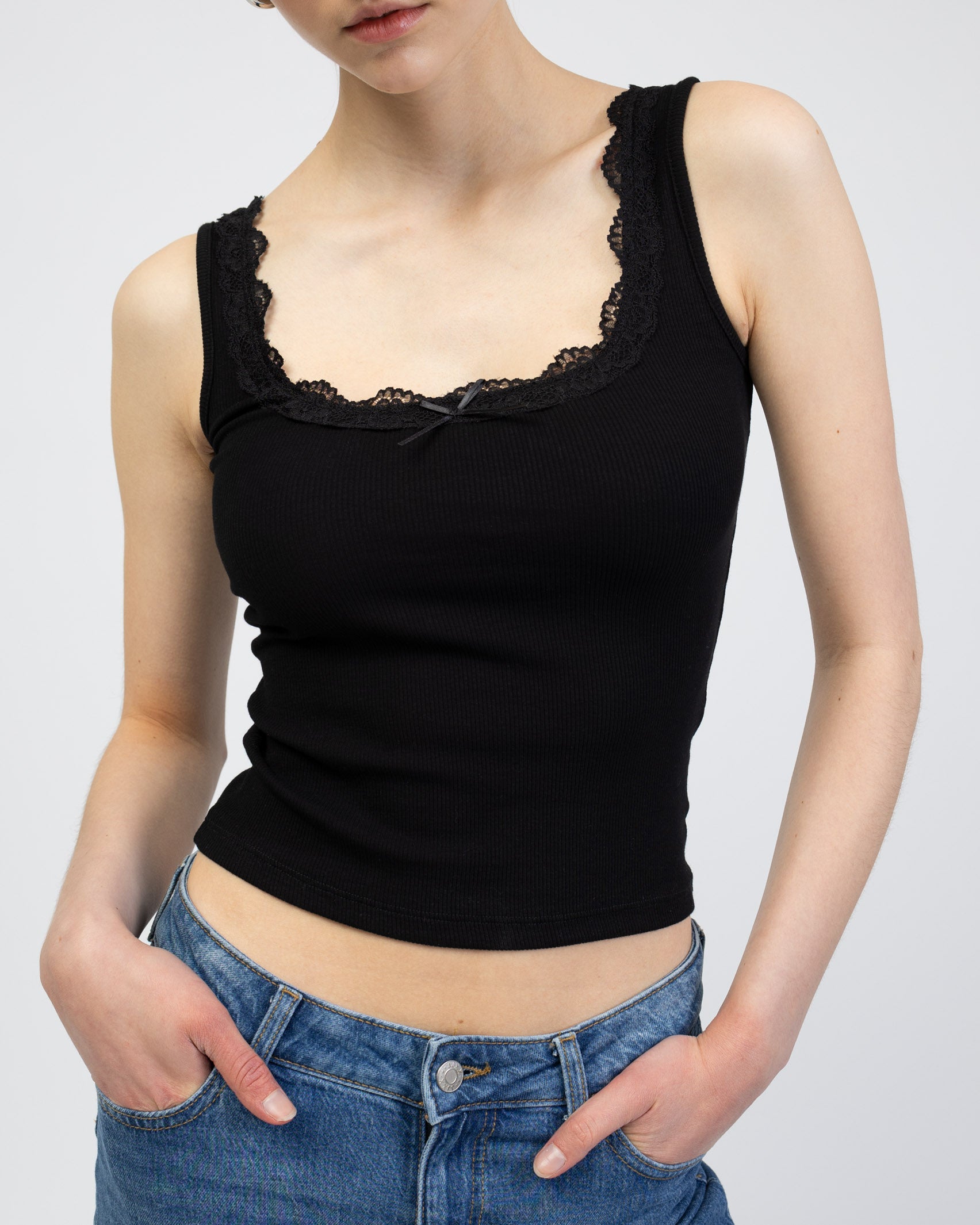 Tanktop mit Spitzendetails