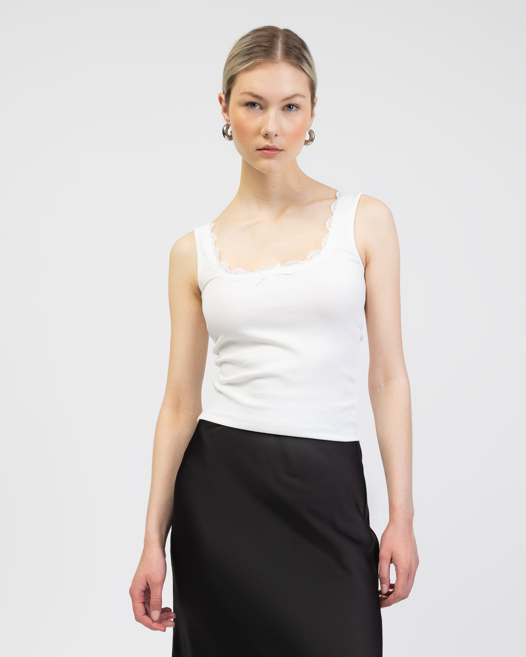 Tanktop mit Spitzendetails