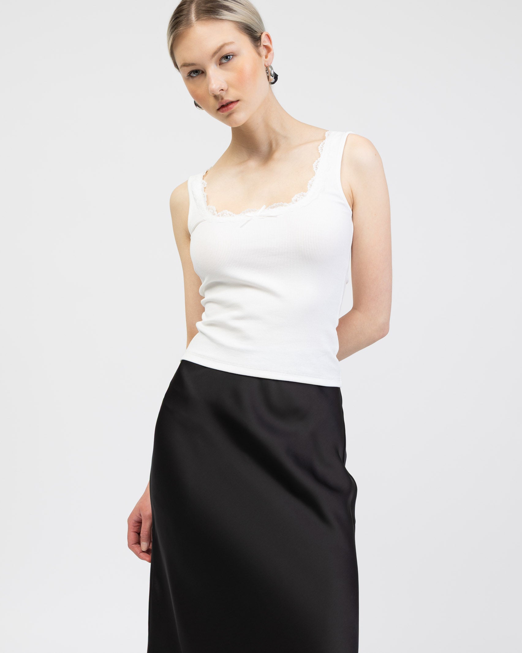 Tanktop mit Spitzendetails