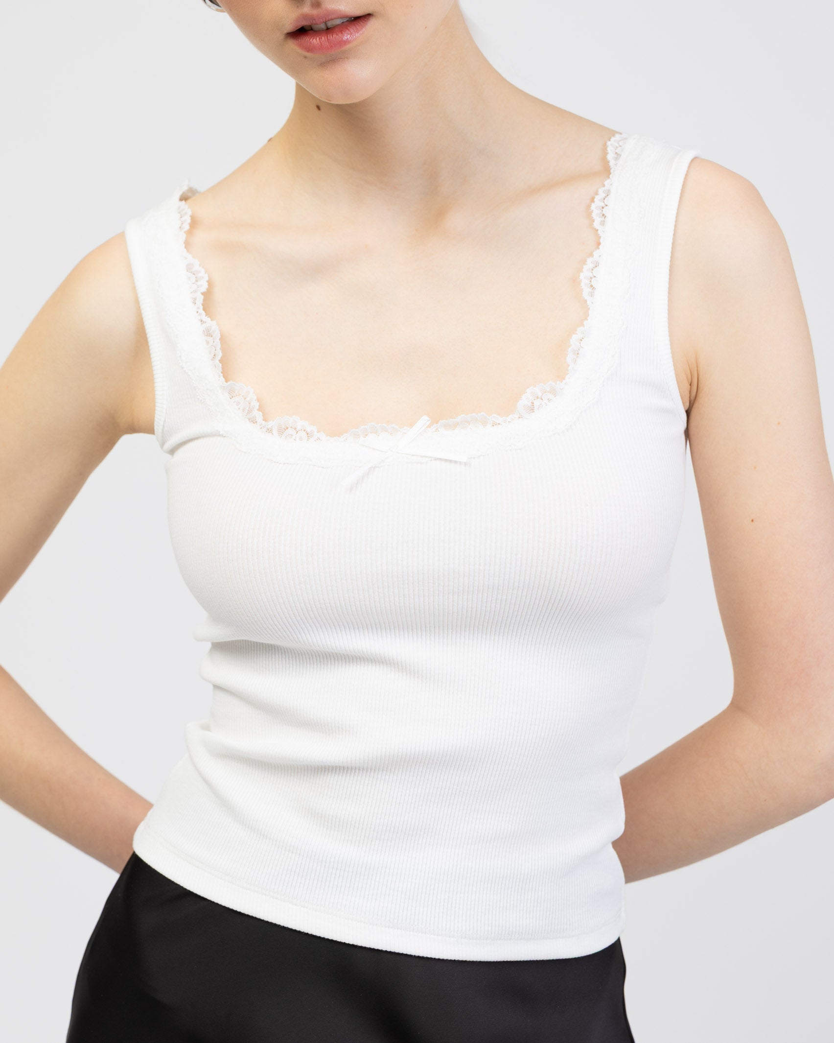 Tanktop mit Spitzendetails