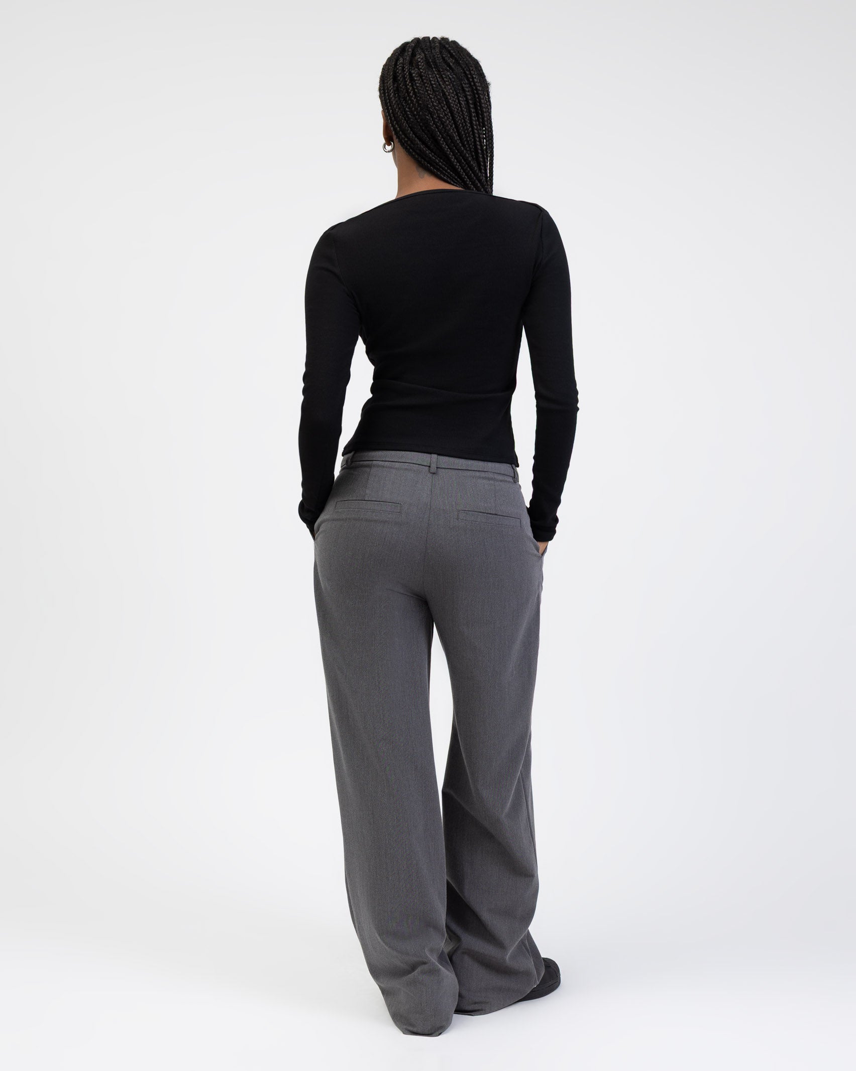 Geripptes Langarmshirt mit U-Boot Ausschnitt