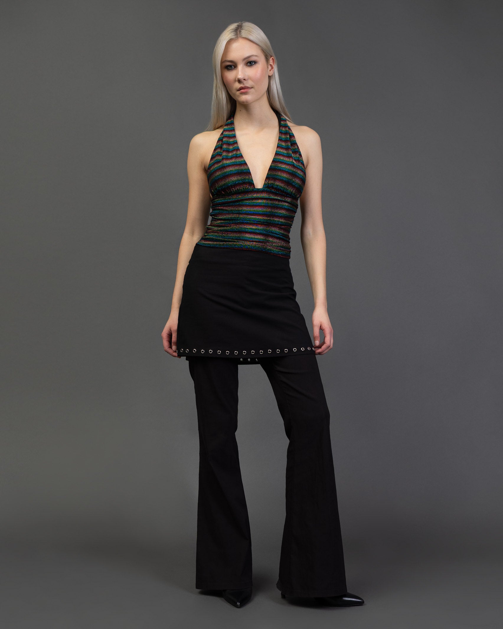 Neckholdertop mit glitzernden Streifen