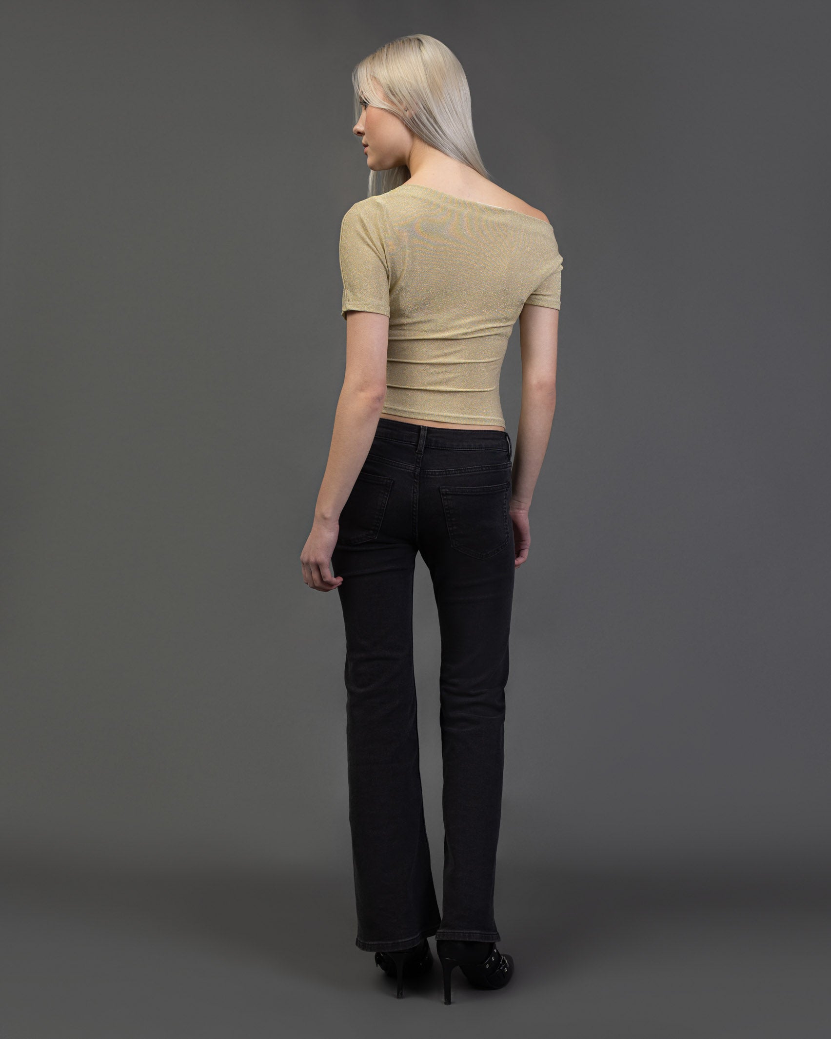 Offshoulder Shirt mit Glitzer