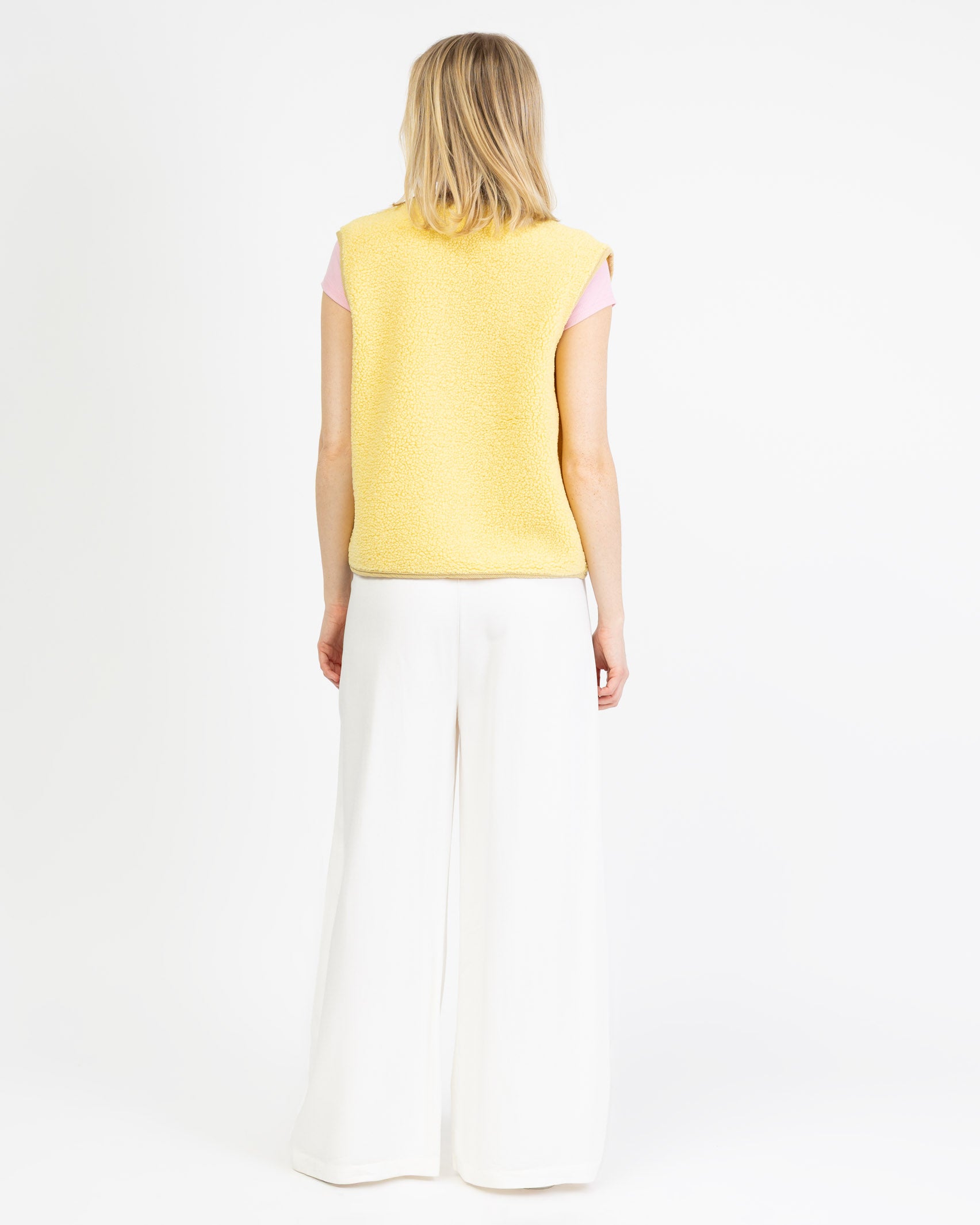 Teddy Weste mit Kontrastnähten