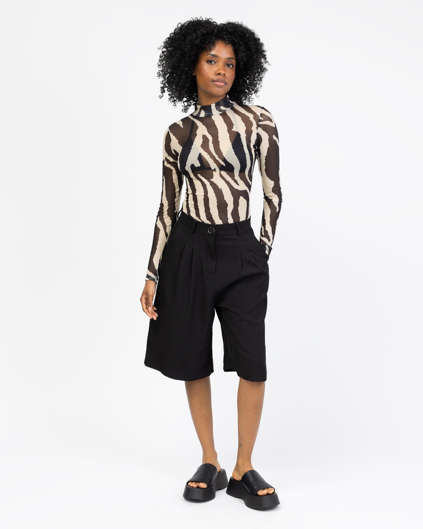 Body mit gecracktem Muster