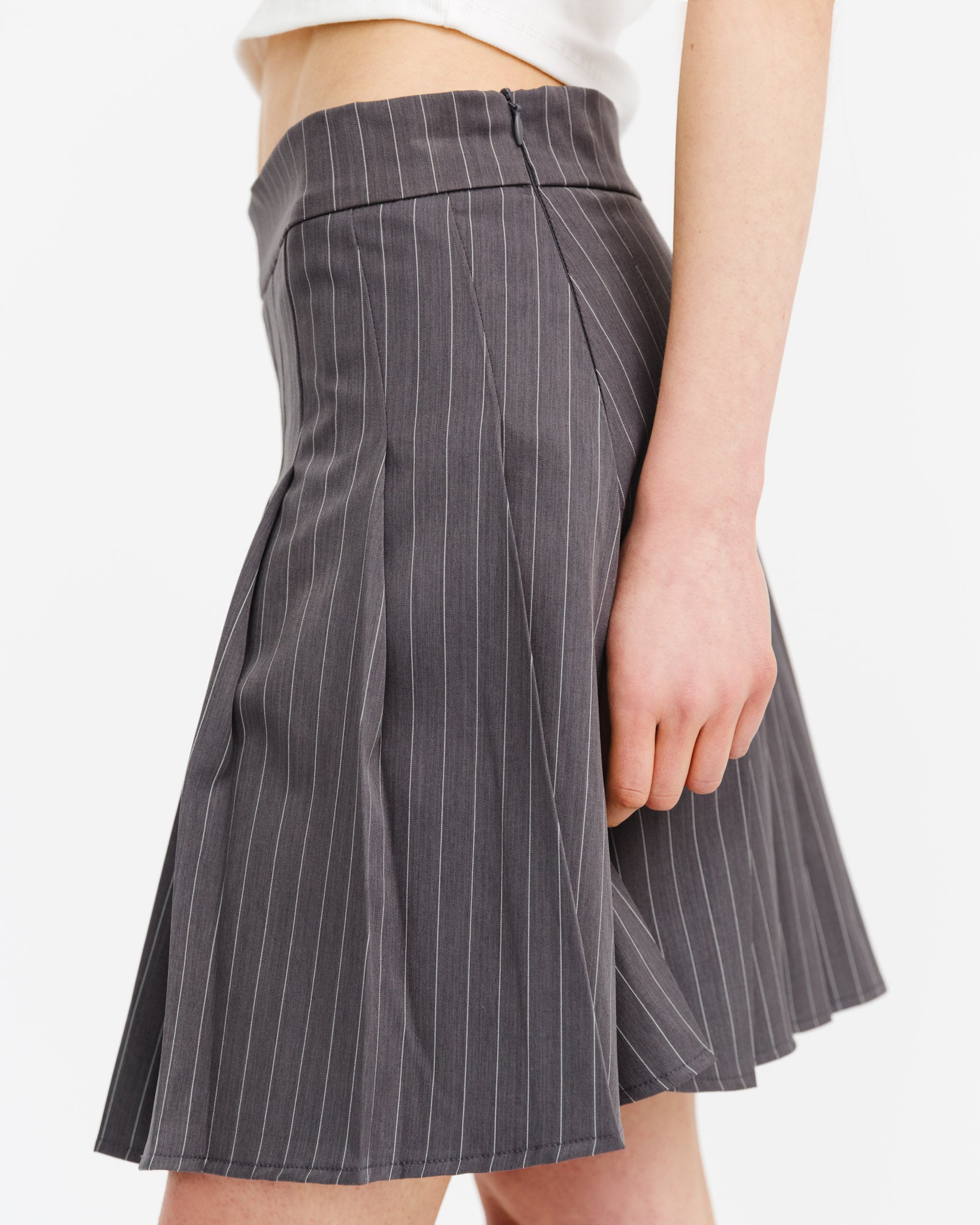 Faltenrock mit Nadelstreifen - Broke + Schön