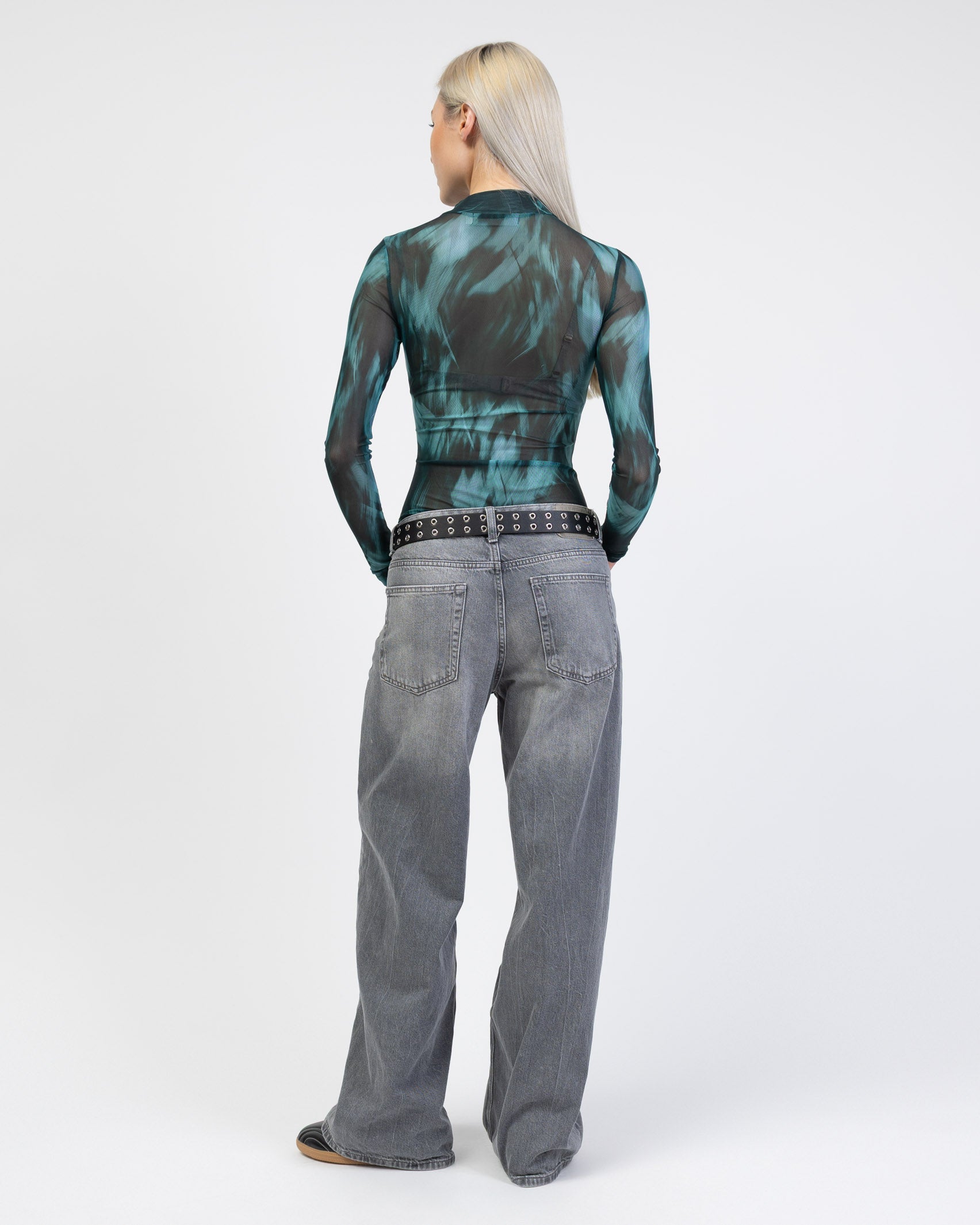 Body mit abstraktem Muster