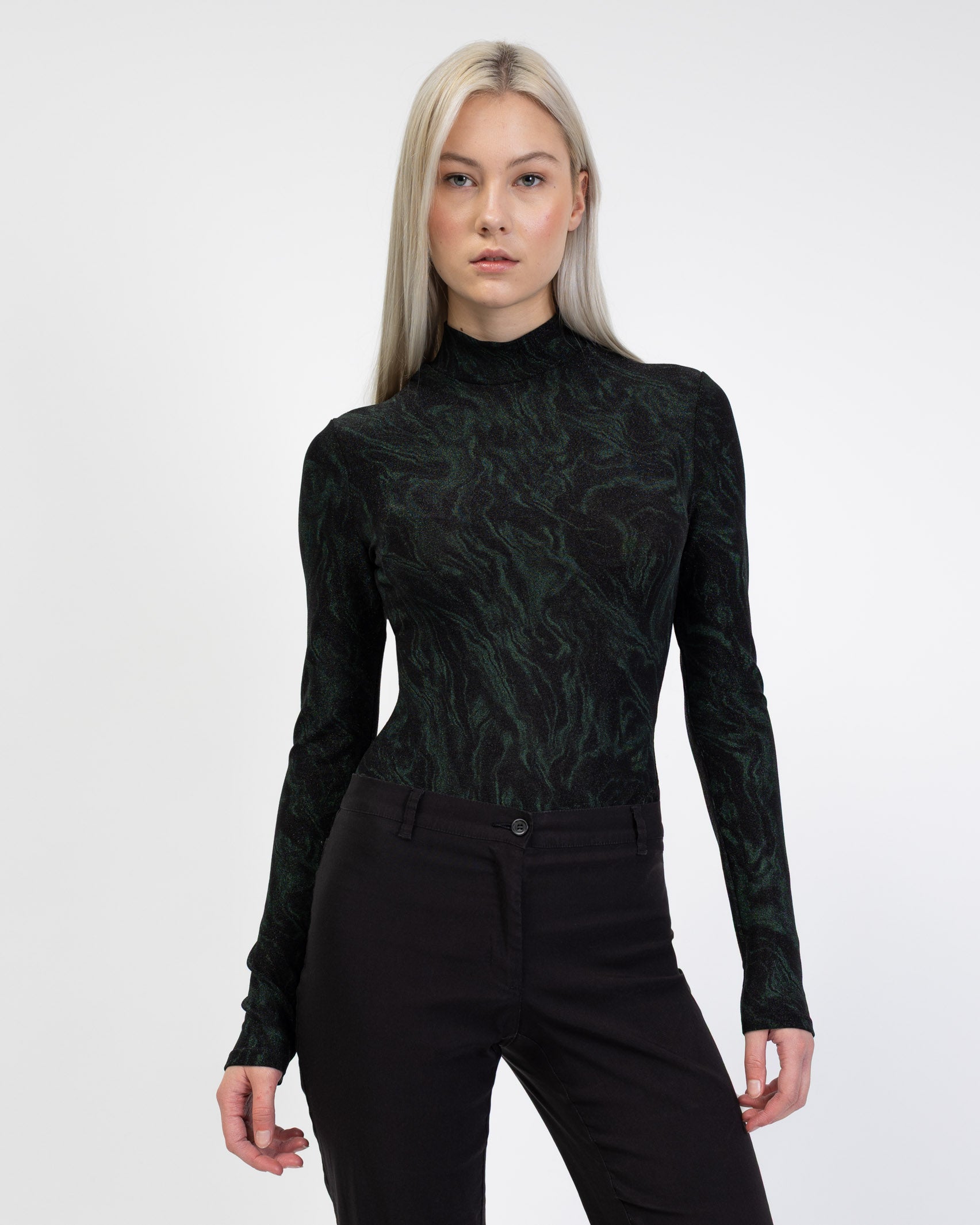 Body mit glitzerndem Marmormuster