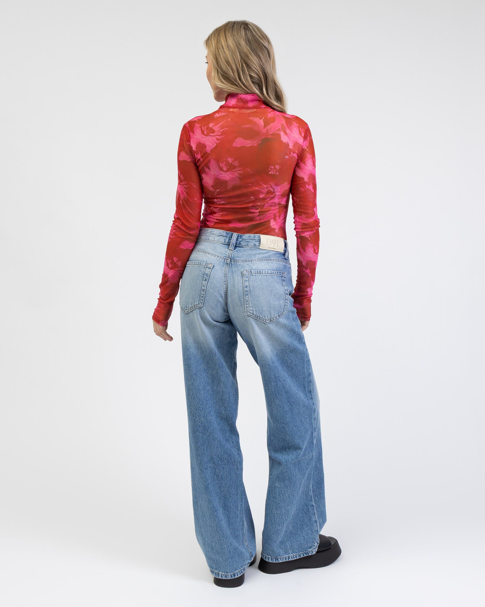 Body mit floralem Muster