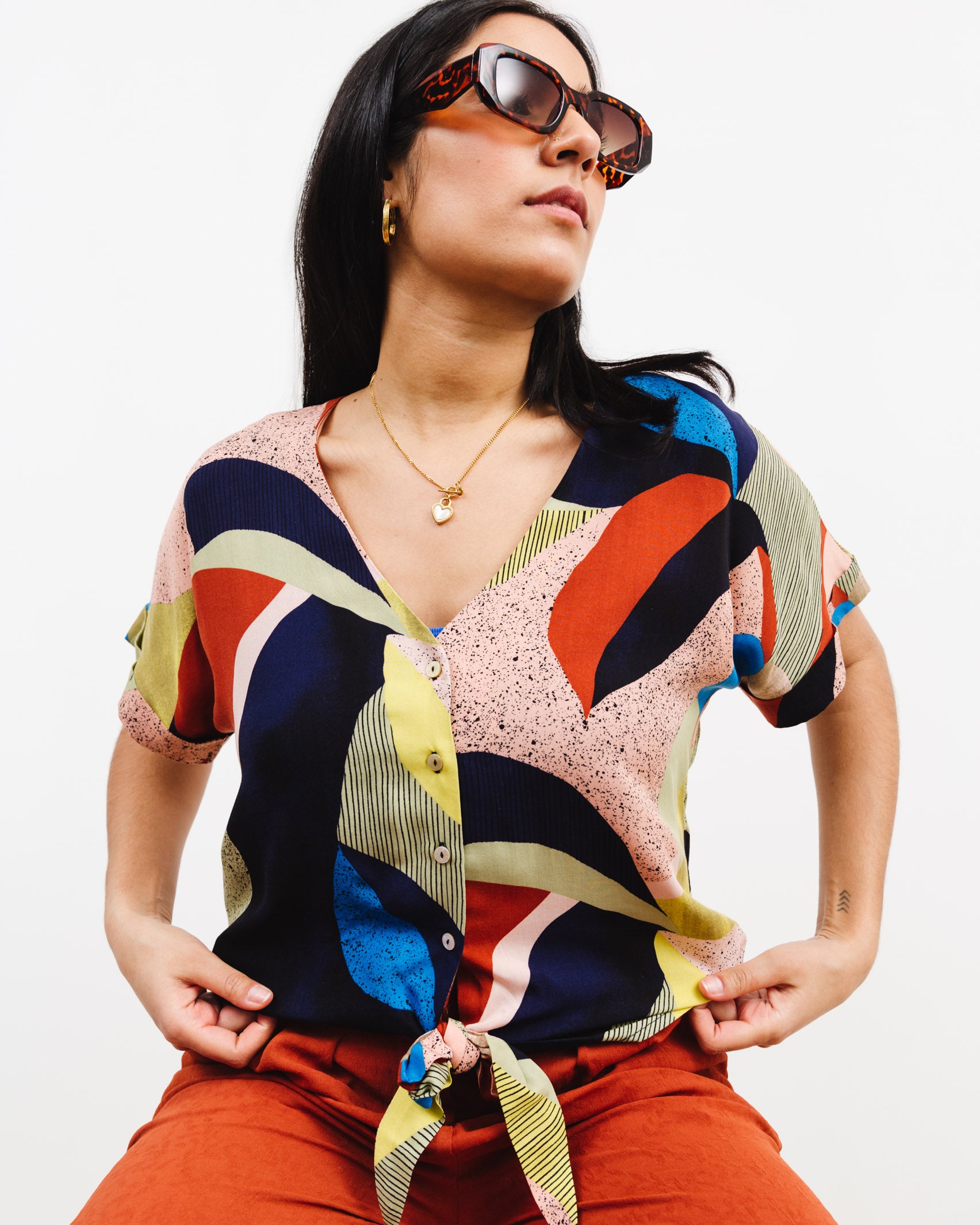 Bluse mit abstraktem Muster - Broke + Schön