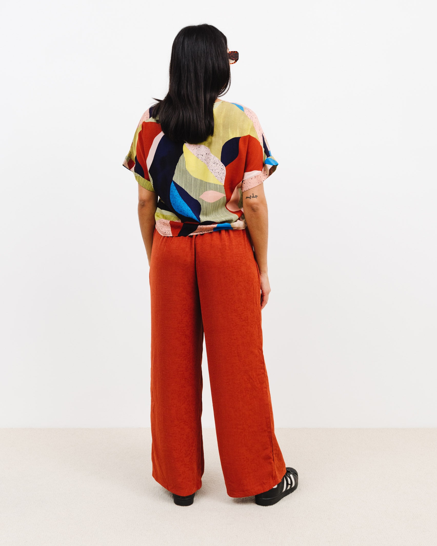 Bluse mit abstraktem Muster - Broke + Schön