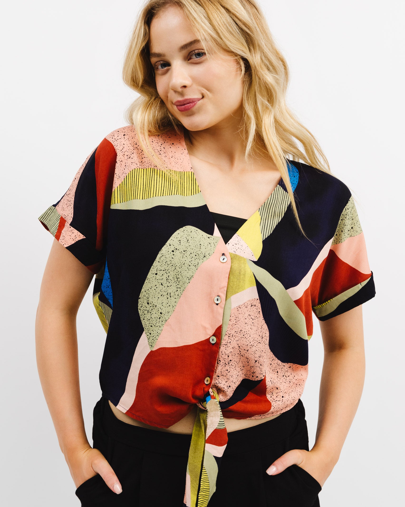 Bluse mit abstraktem Muster - Broke + Schön