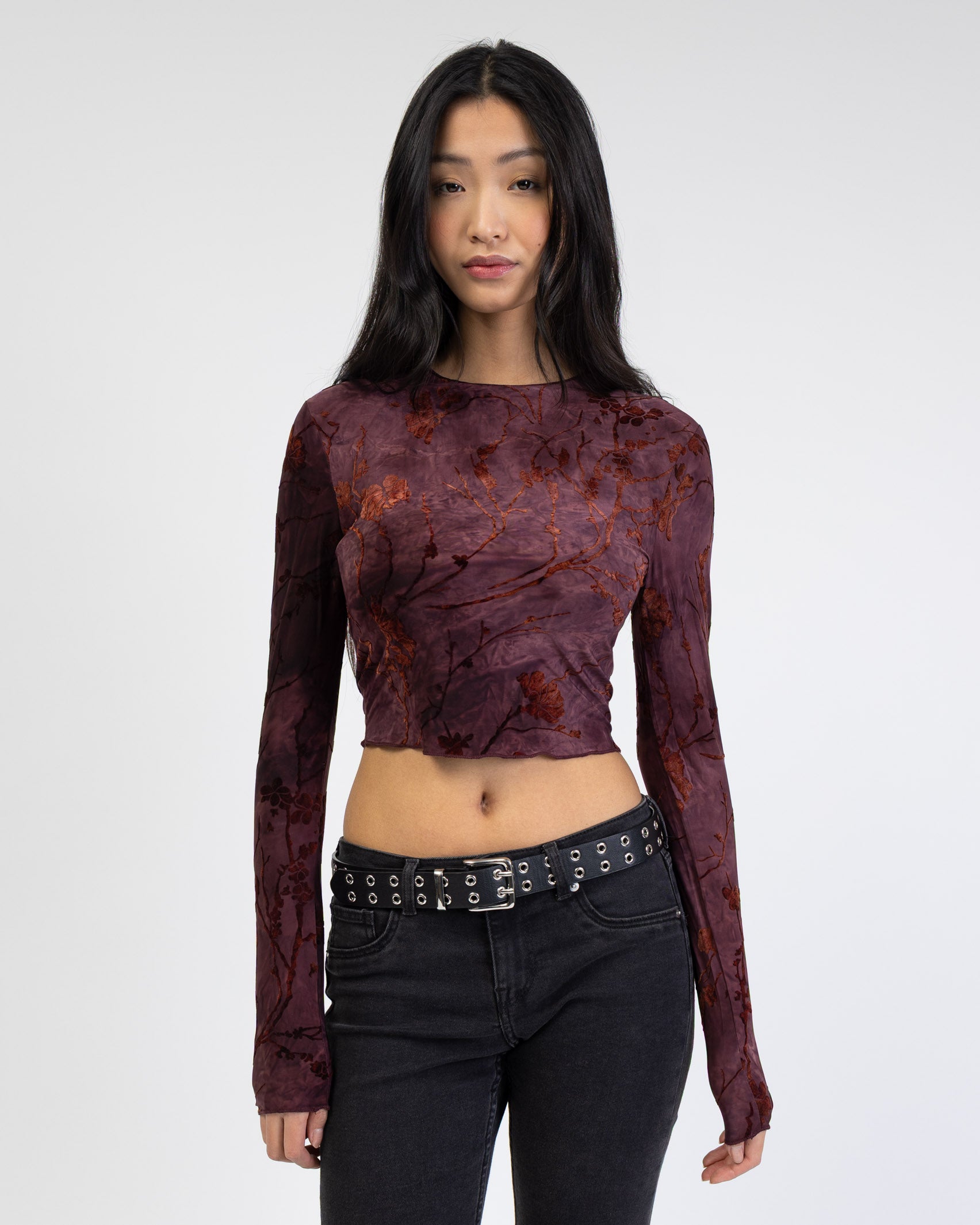 Langarmshirt mit Blumenprint aus Samt