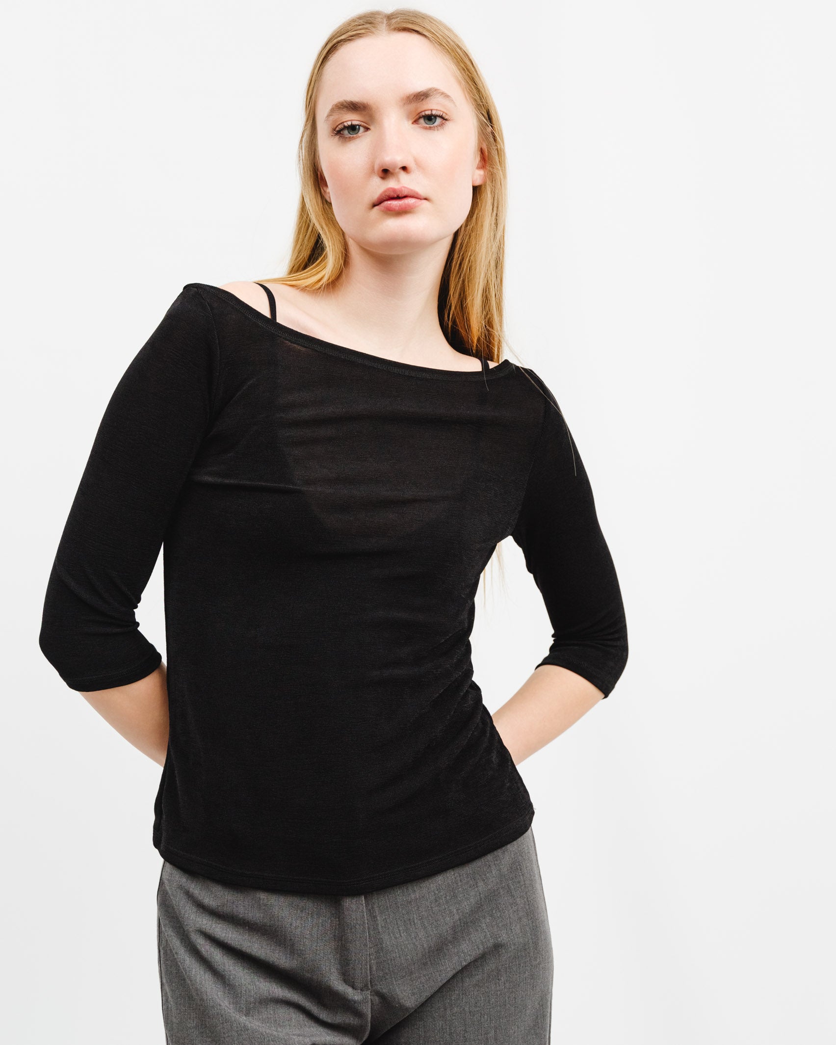 Schimmerndes Shirt mit U-Boot Ausschnitt - Broke + Schön