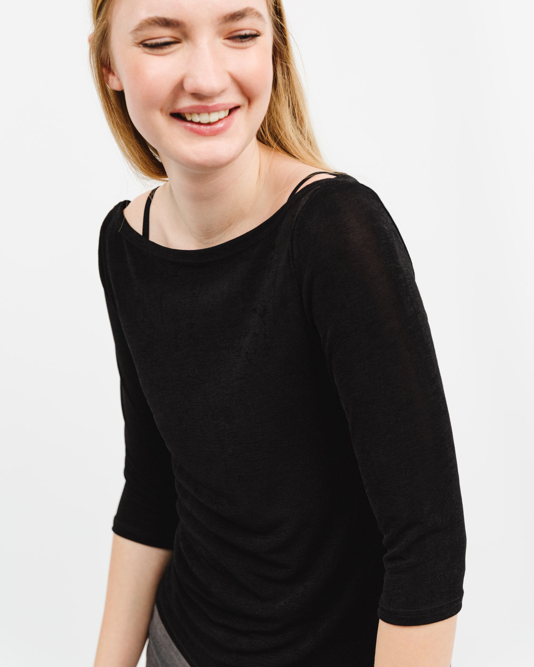 Schimmerndes Shirt mit U-Boot Ausschnitt - Broke + Schön