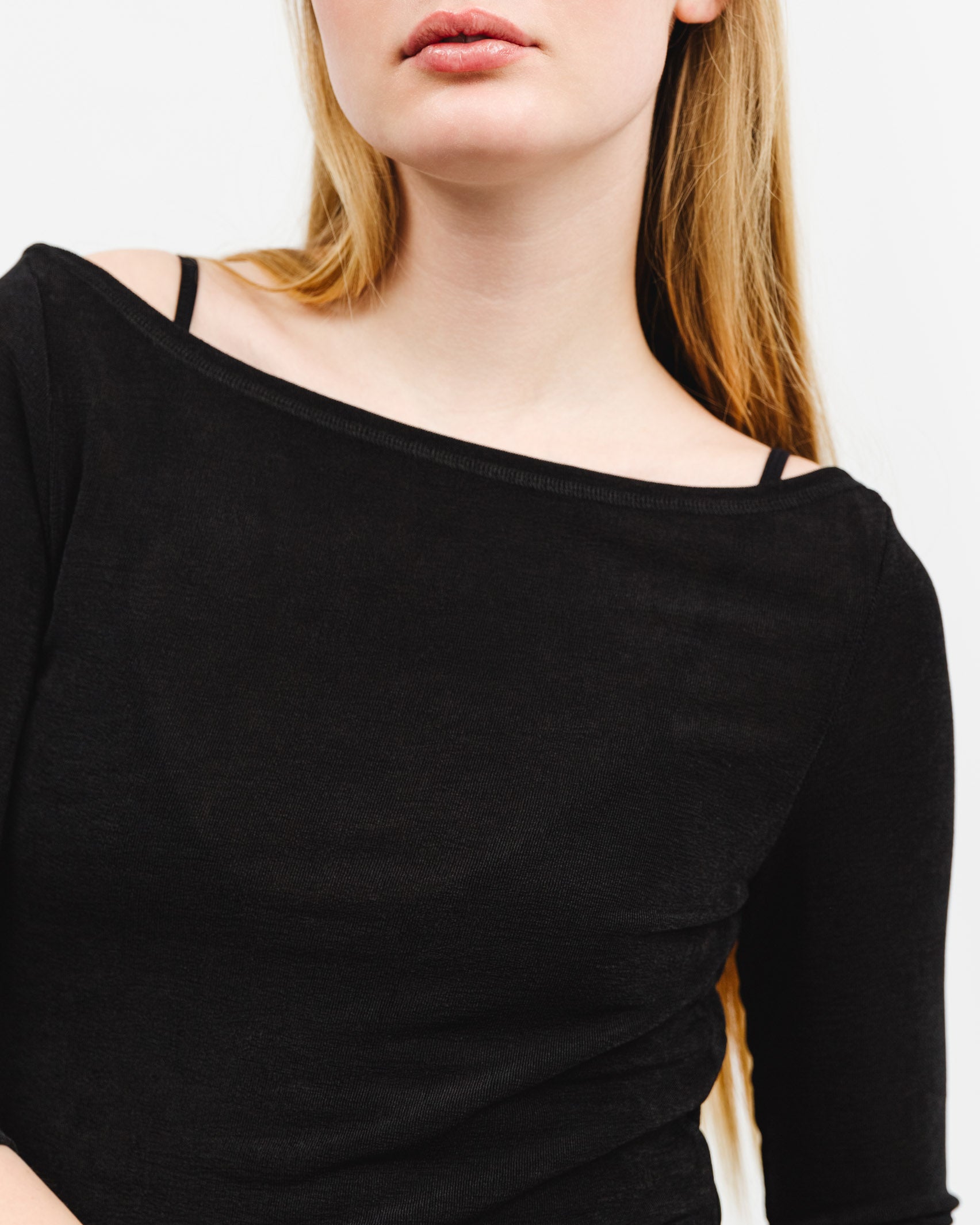 Schimmerndes Shirt mit U-Boot Ausschnitt - Broke + Schön