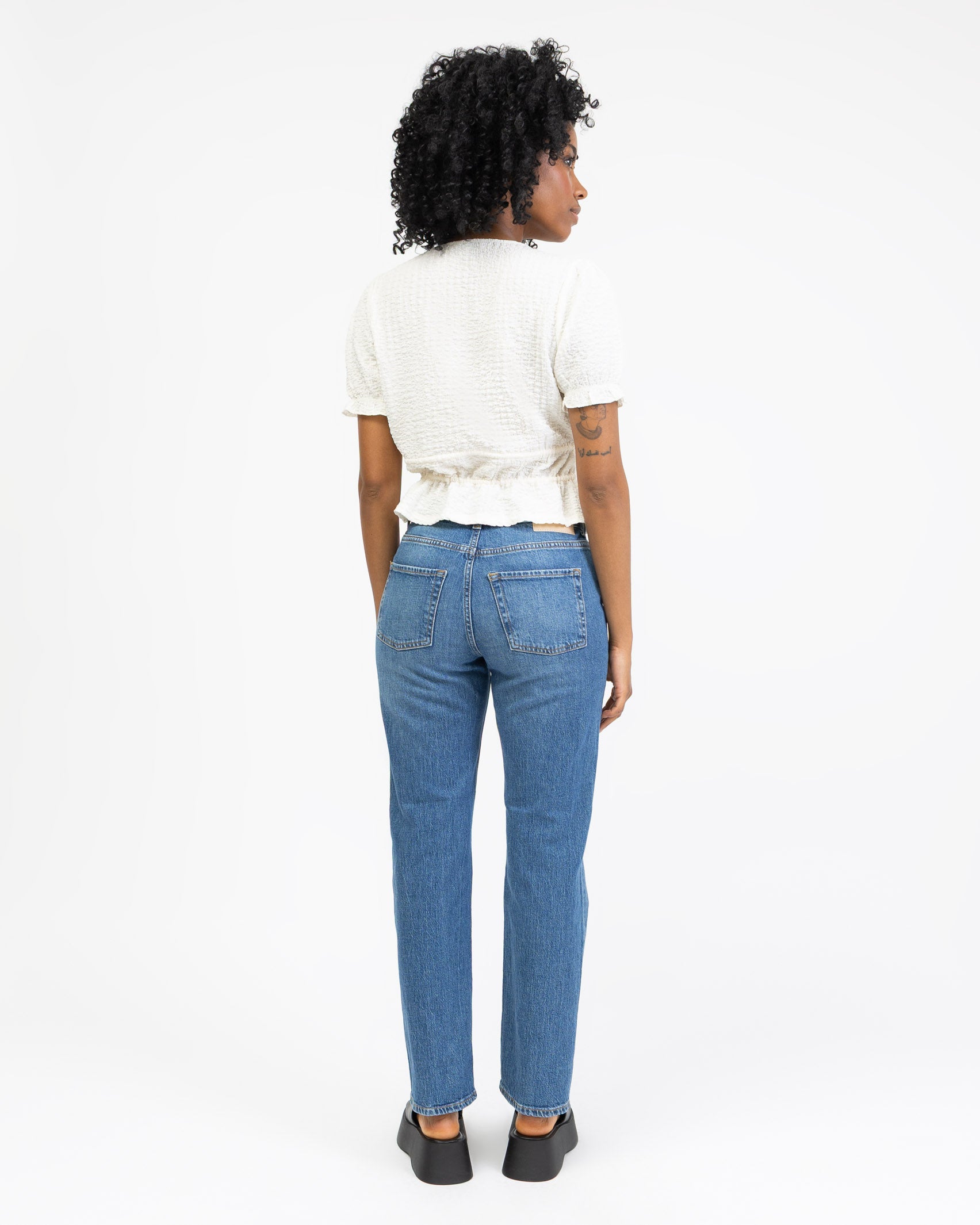 Kurze Bluse mit Schleifen