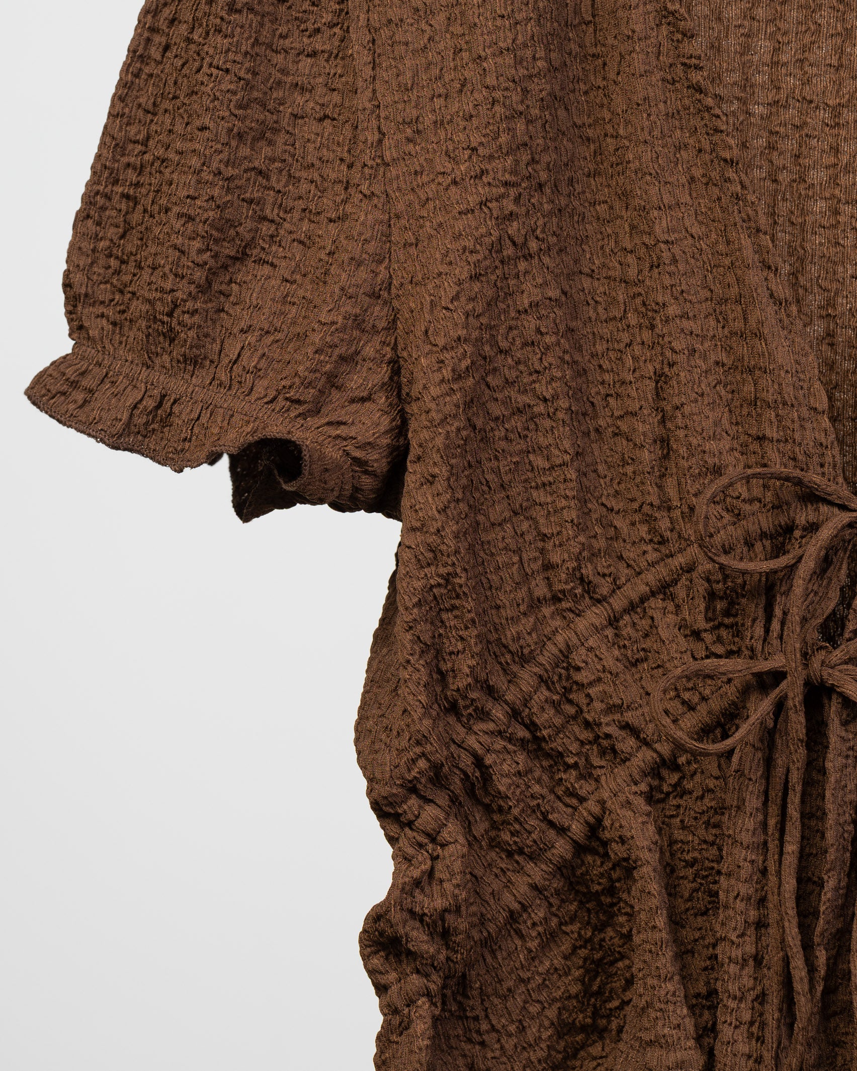 Kurze Bluse mit Schleifen