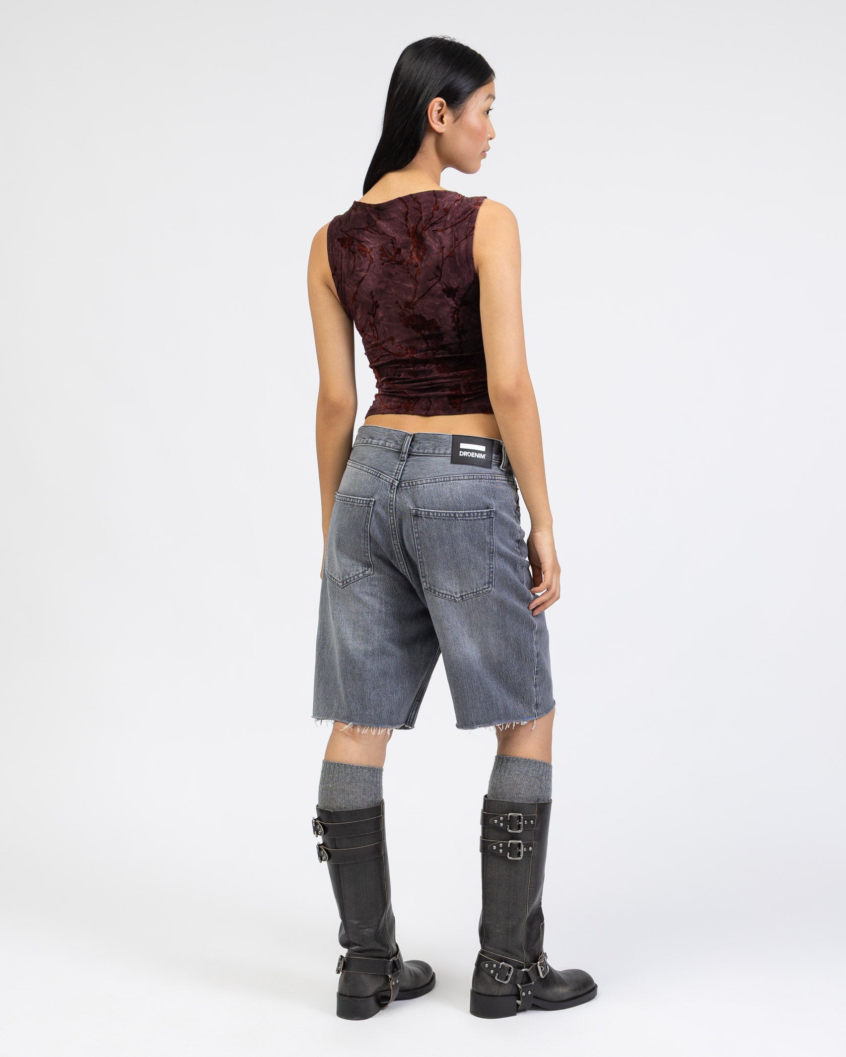 V-Neck Top mit Blumenprint aus Samt