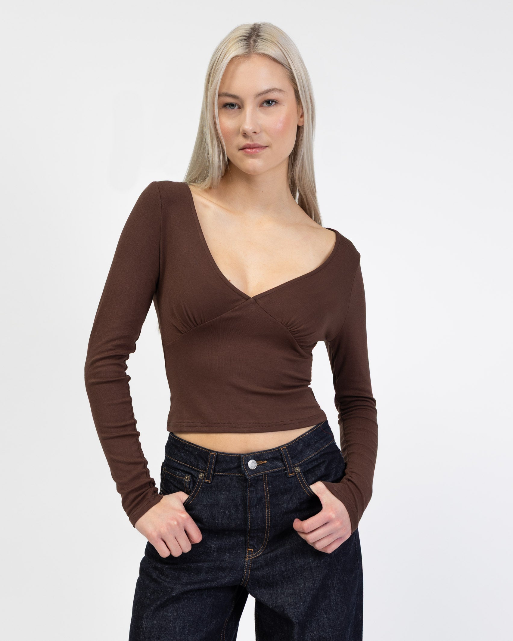 Basic Langarmshirt mit V-Ausschnitt