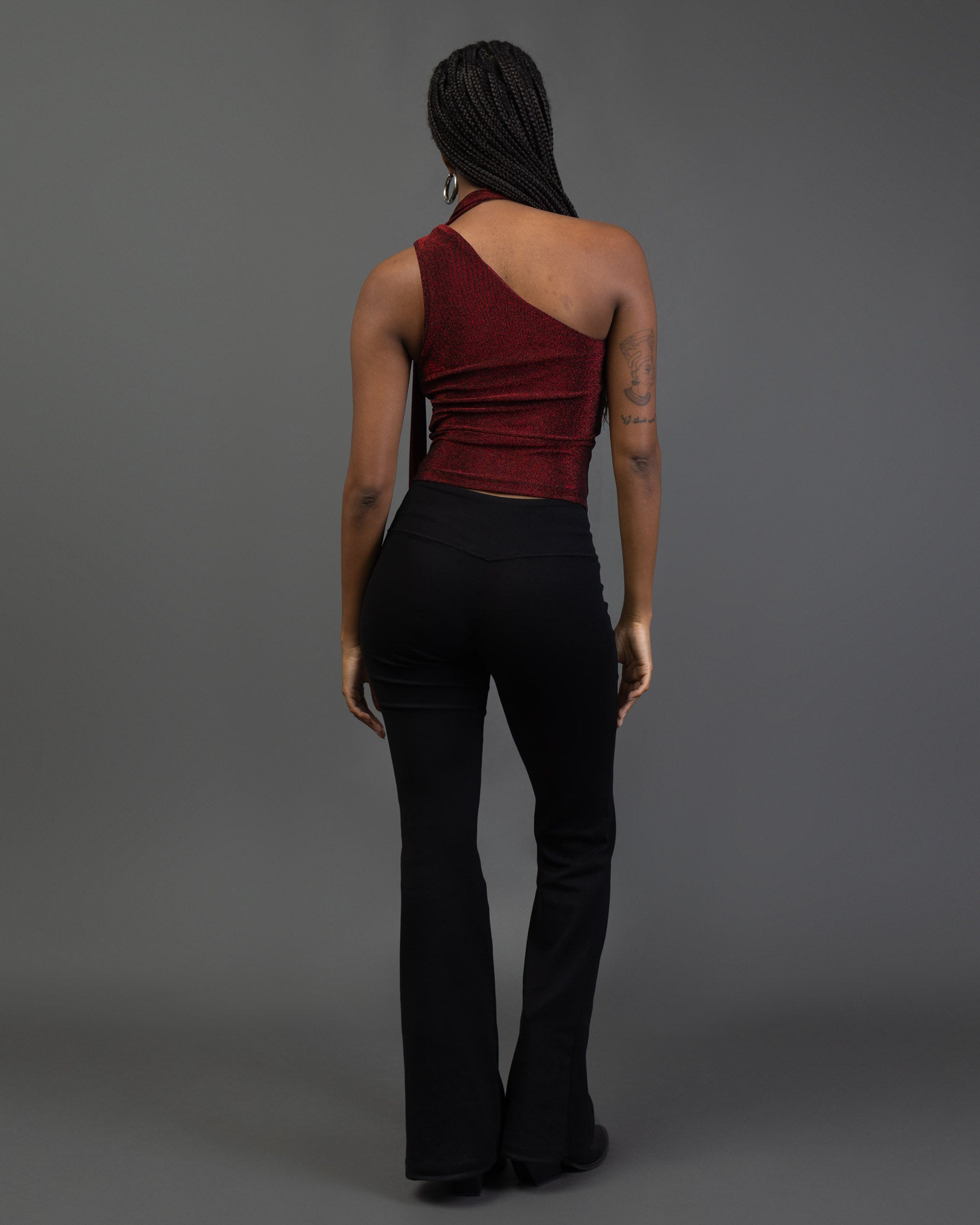 One Shoulder Top mit Schal
