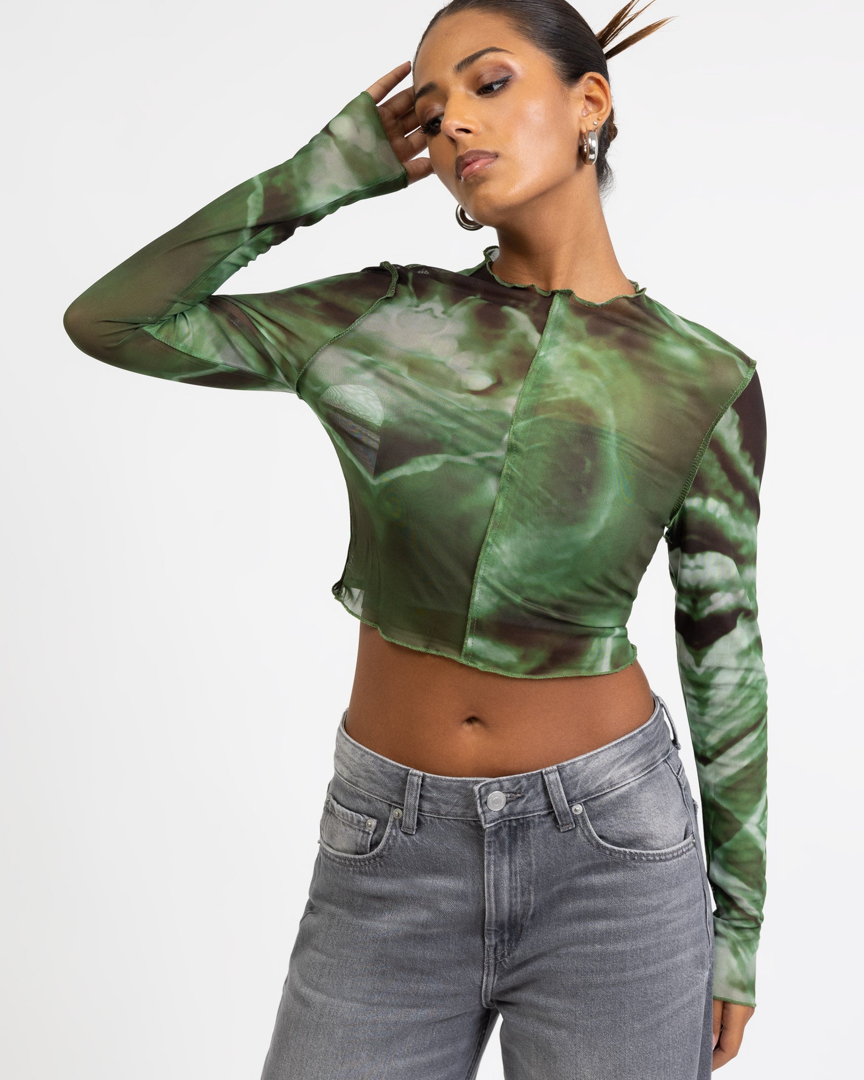 Mesh Langarmshirt mit grünem Farbverlauf