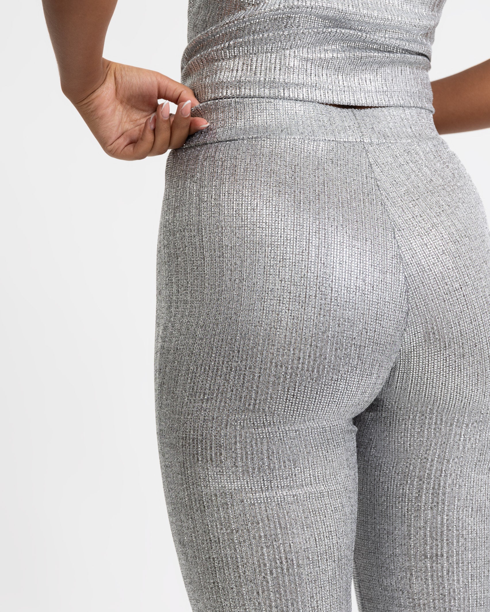 Glitzernde Hose mit Schlag