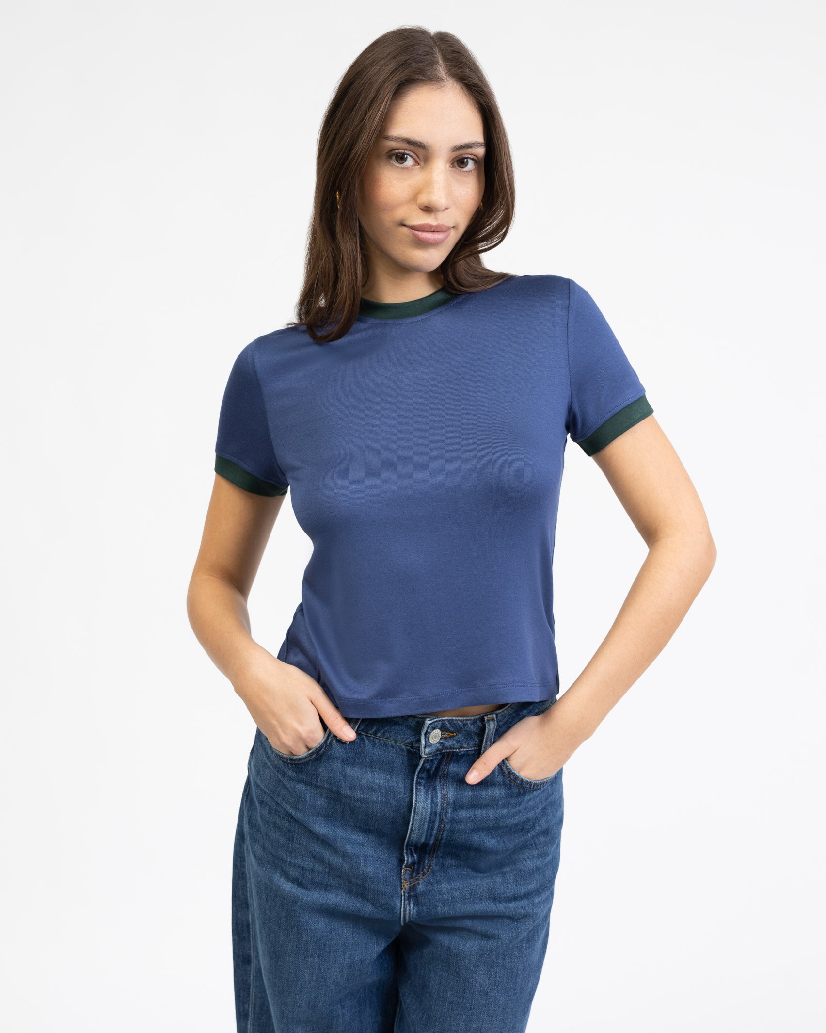 Basic T-shirt with contrasting colors
