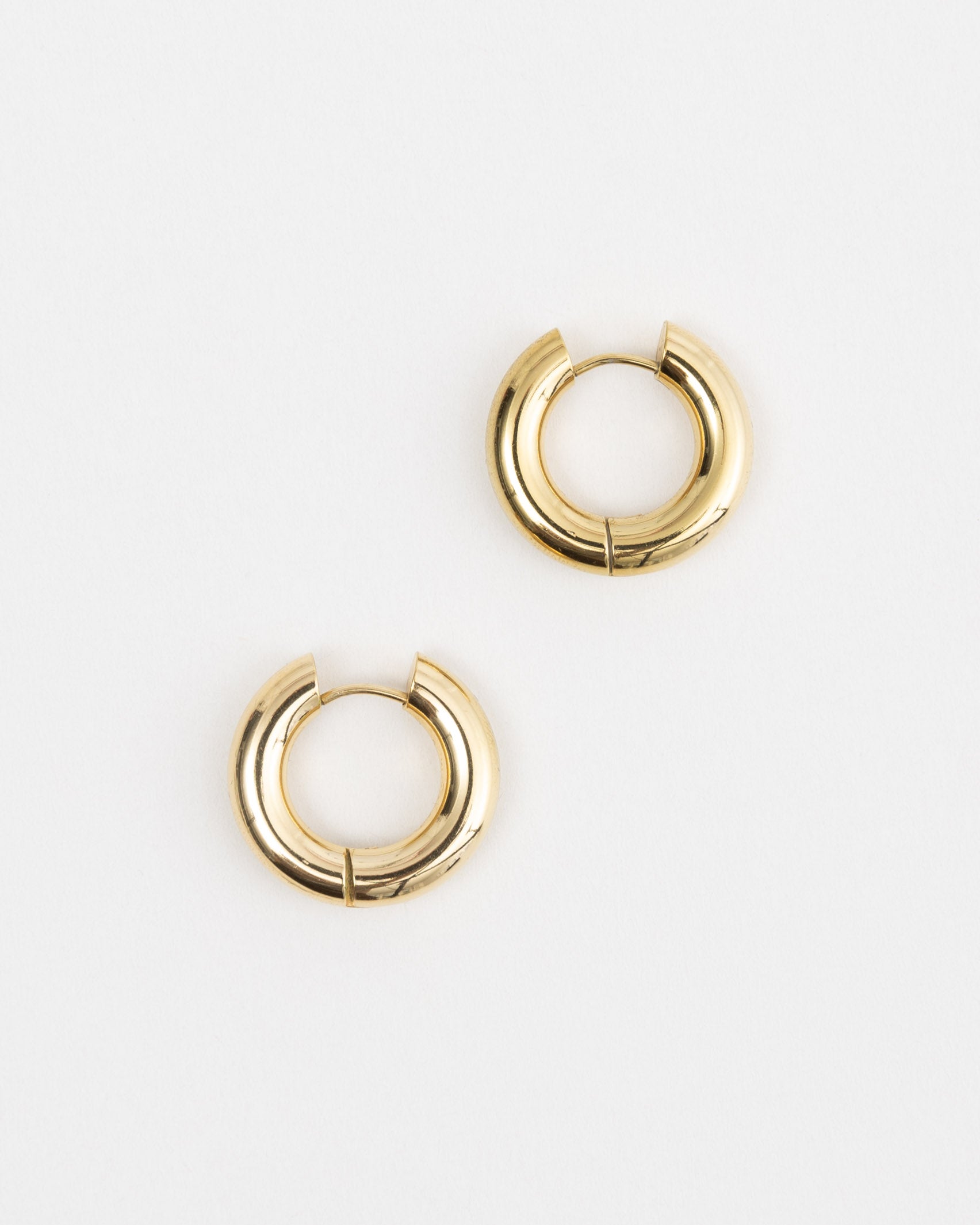 Mittelgroße, dicke Creolen