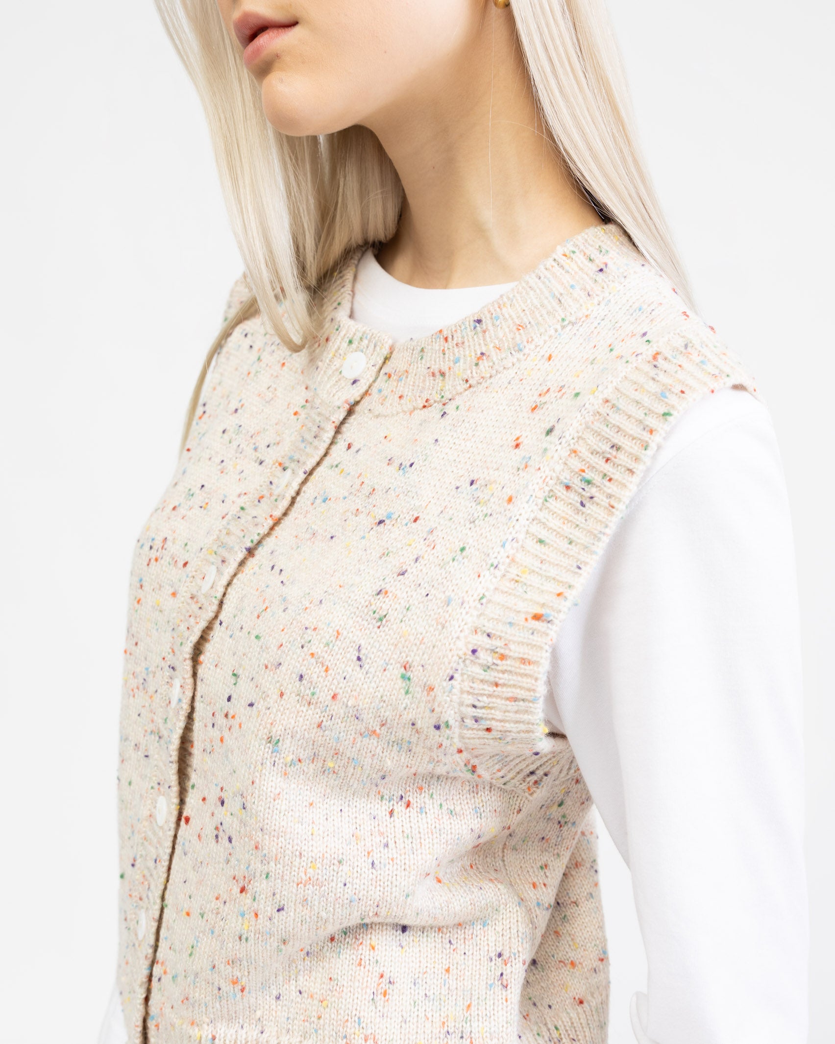 Strickweste mit Konfettiprint