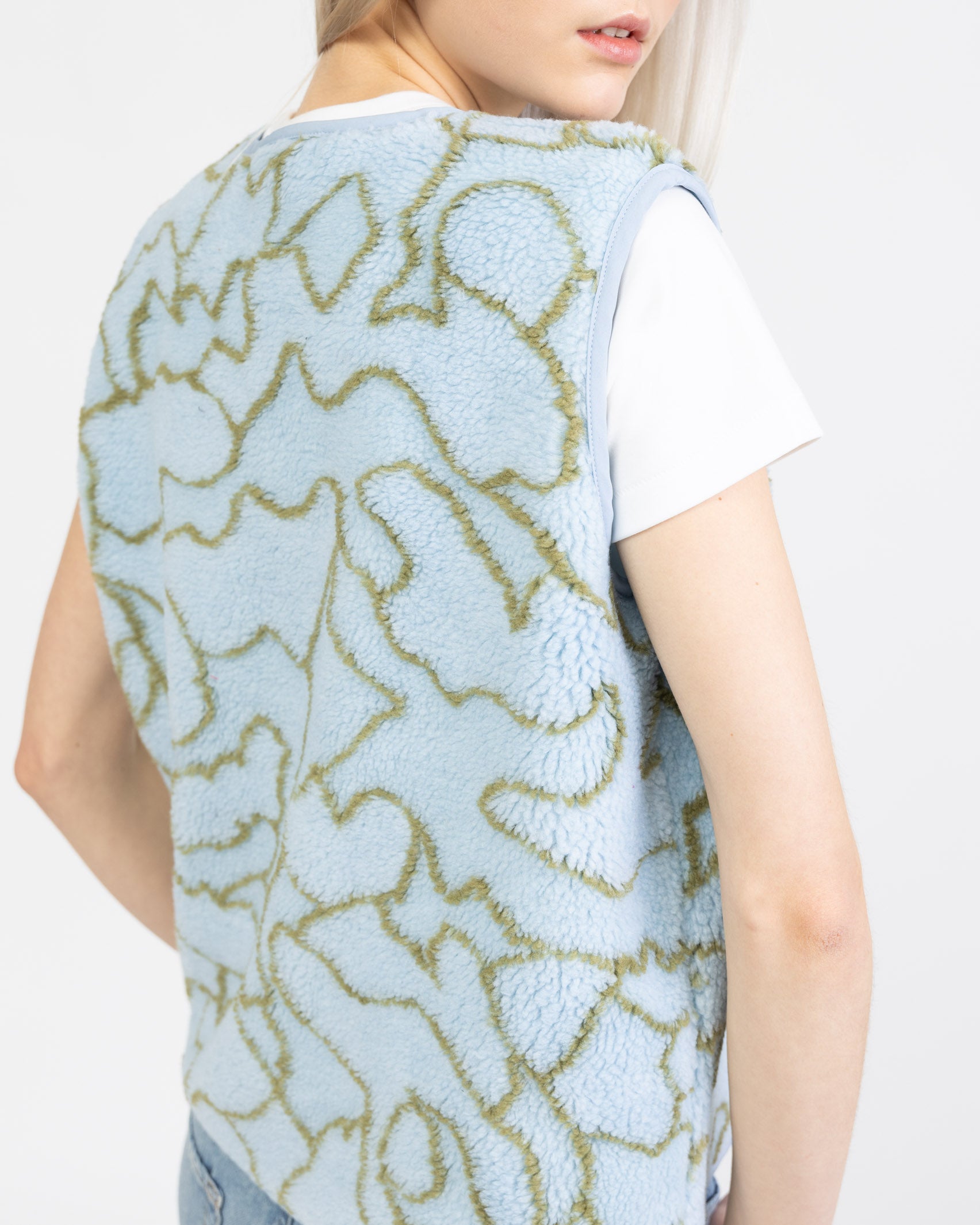 Teddyweste mit organischem Print blau