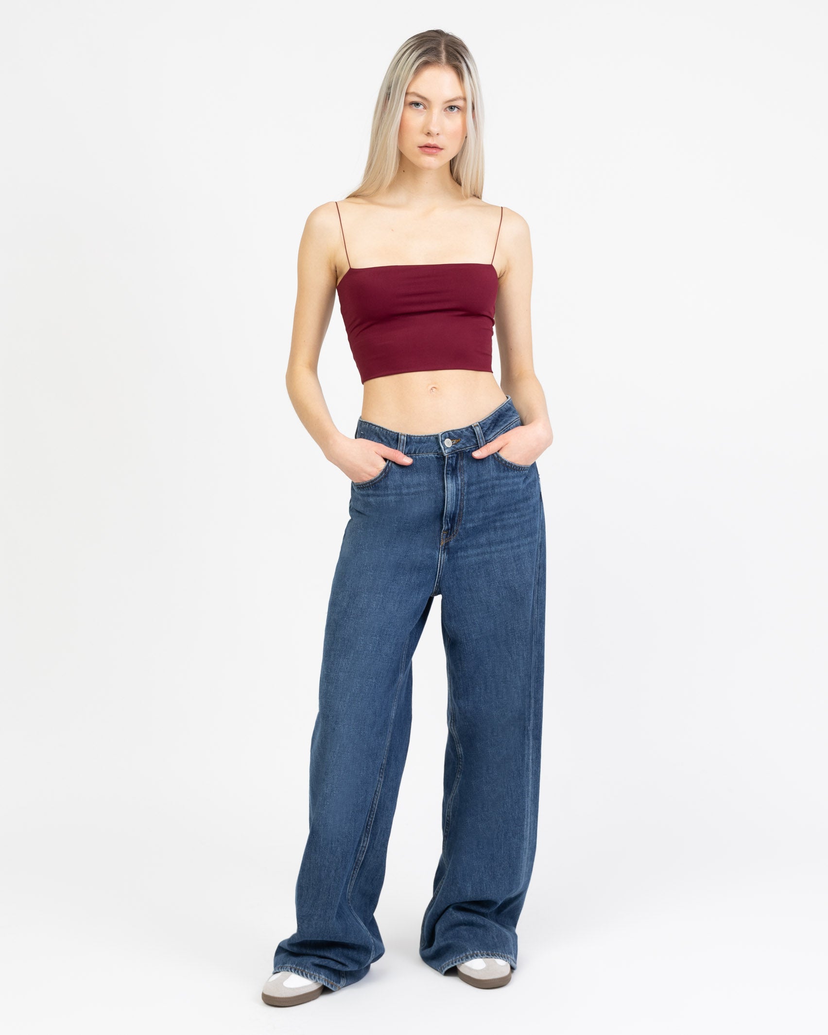 Crop Top mit dünnen Spaghettiträgern