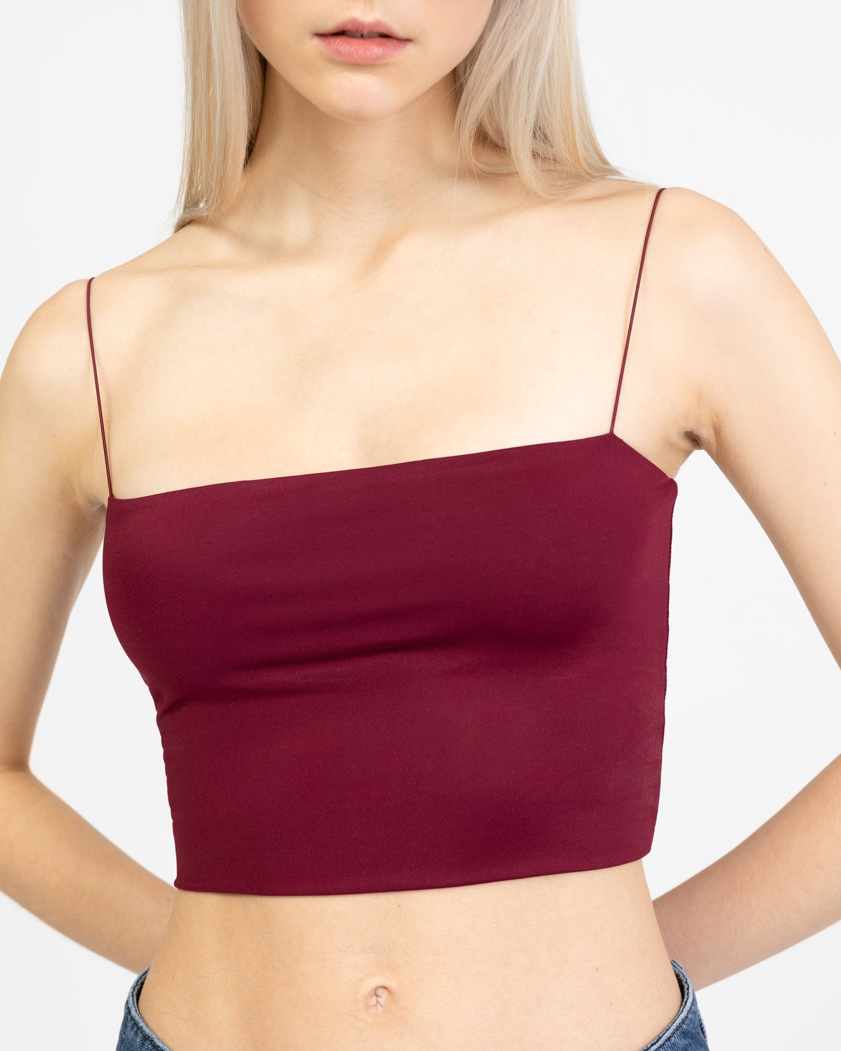 Crop Top mit dünnen Spaghettiträgern