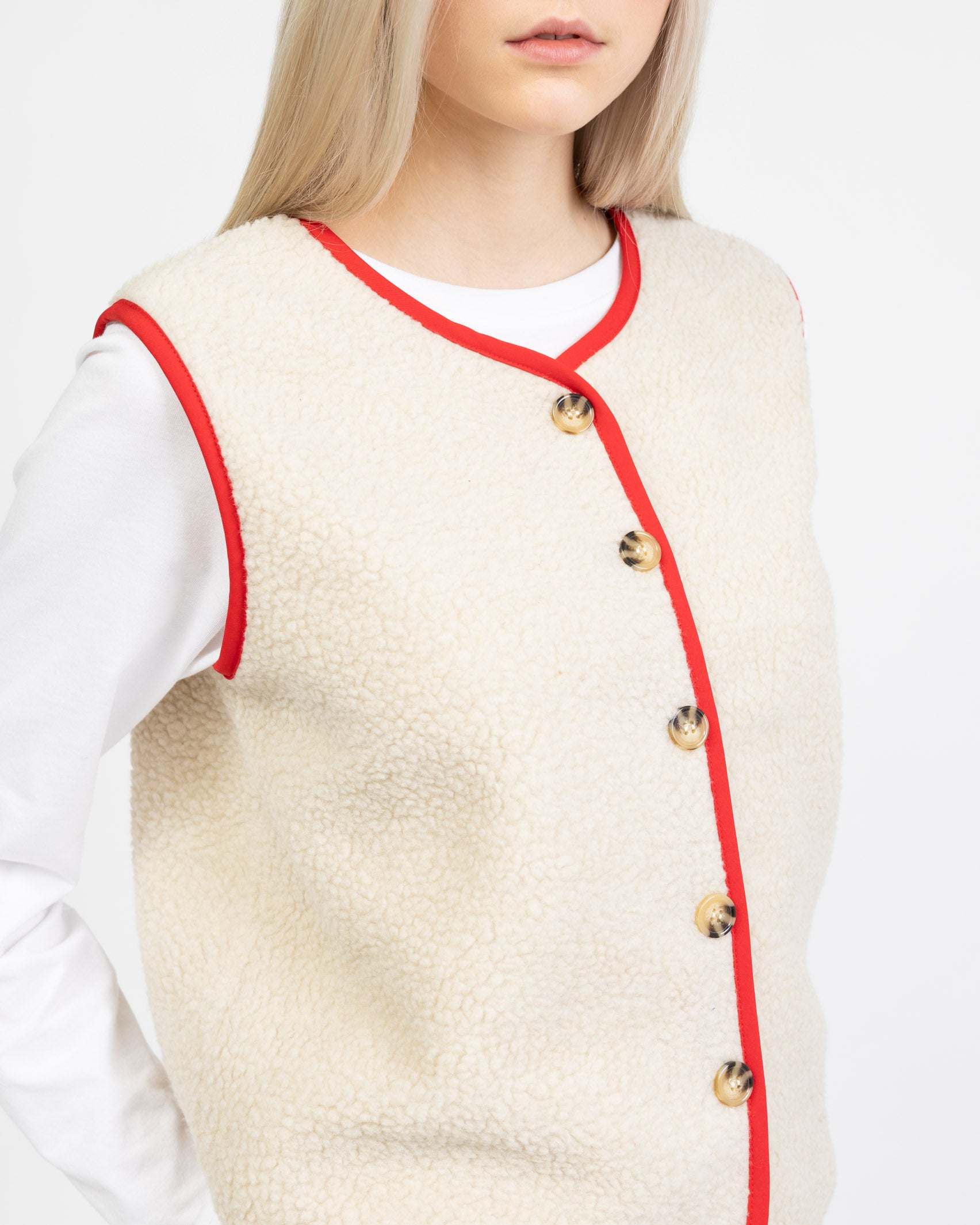 Teddy Weste mit buntem Saum