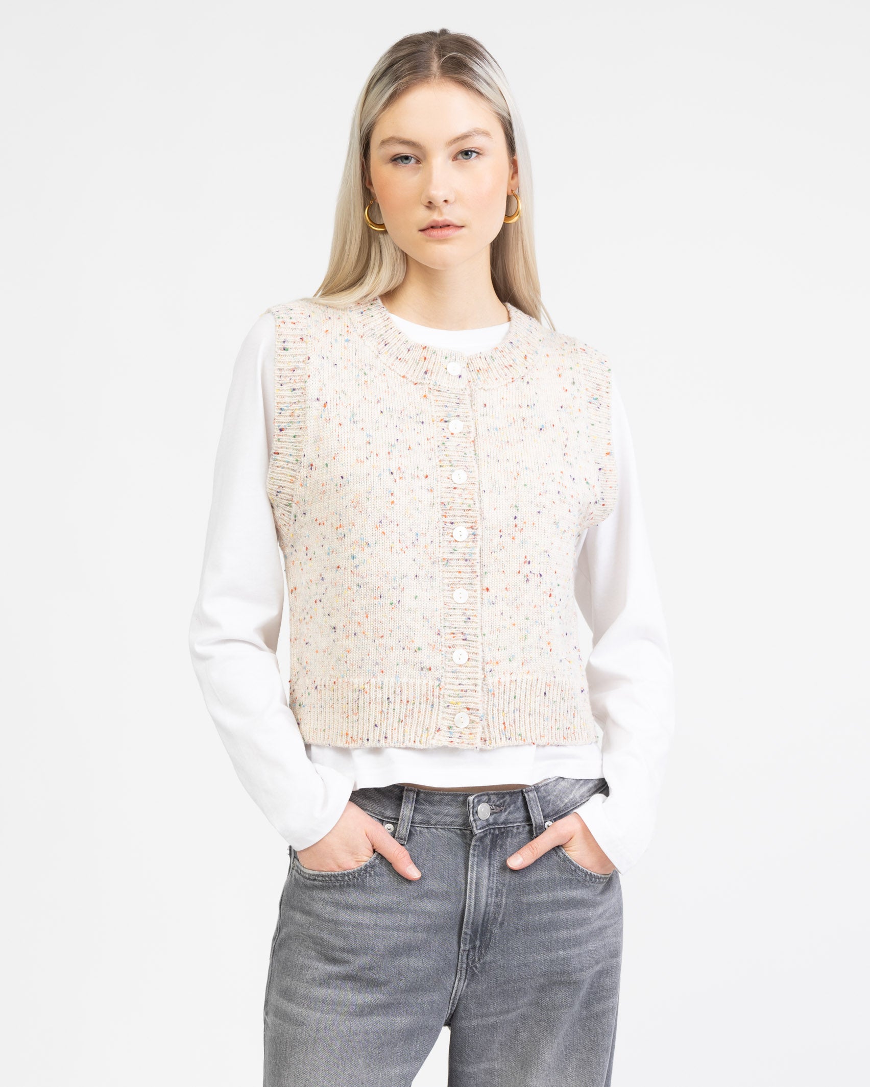 Strickweste mit Konfettiprint