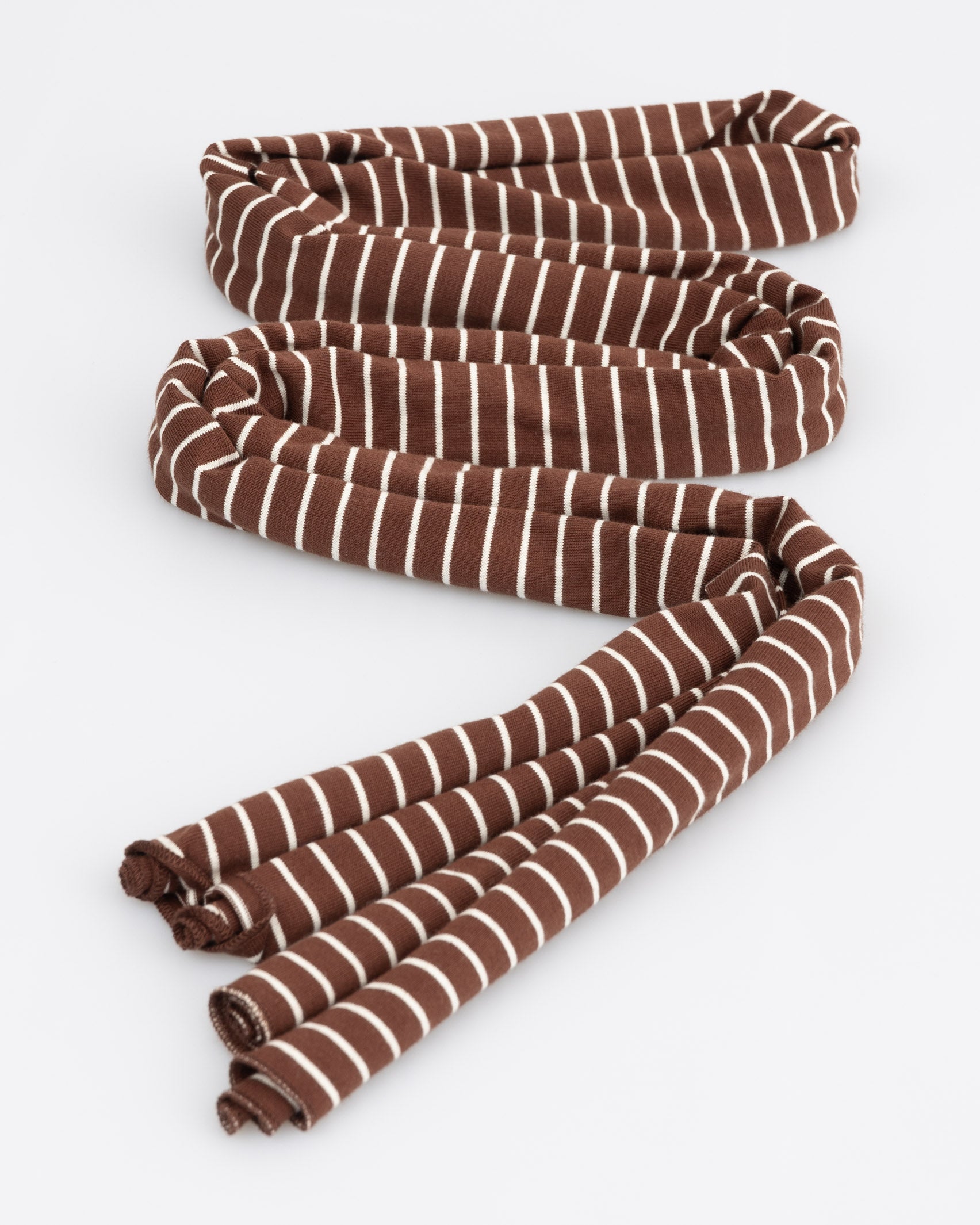 Gestreifter dünner Schal