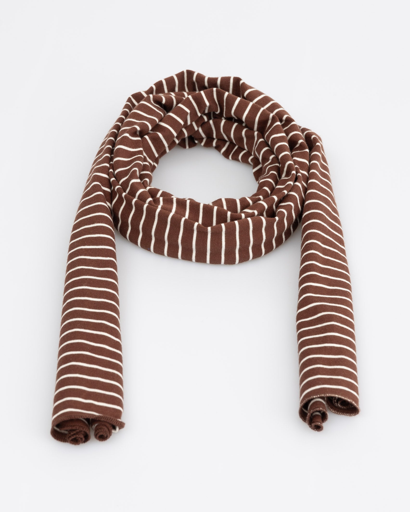 Gestreifter dünner Schal