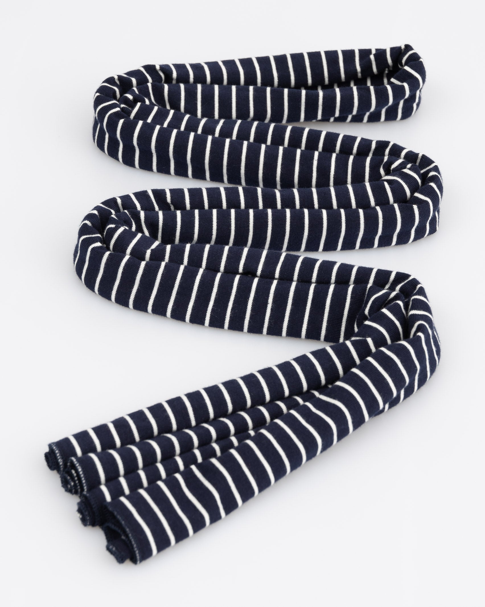 Gestreifter dünner Schal