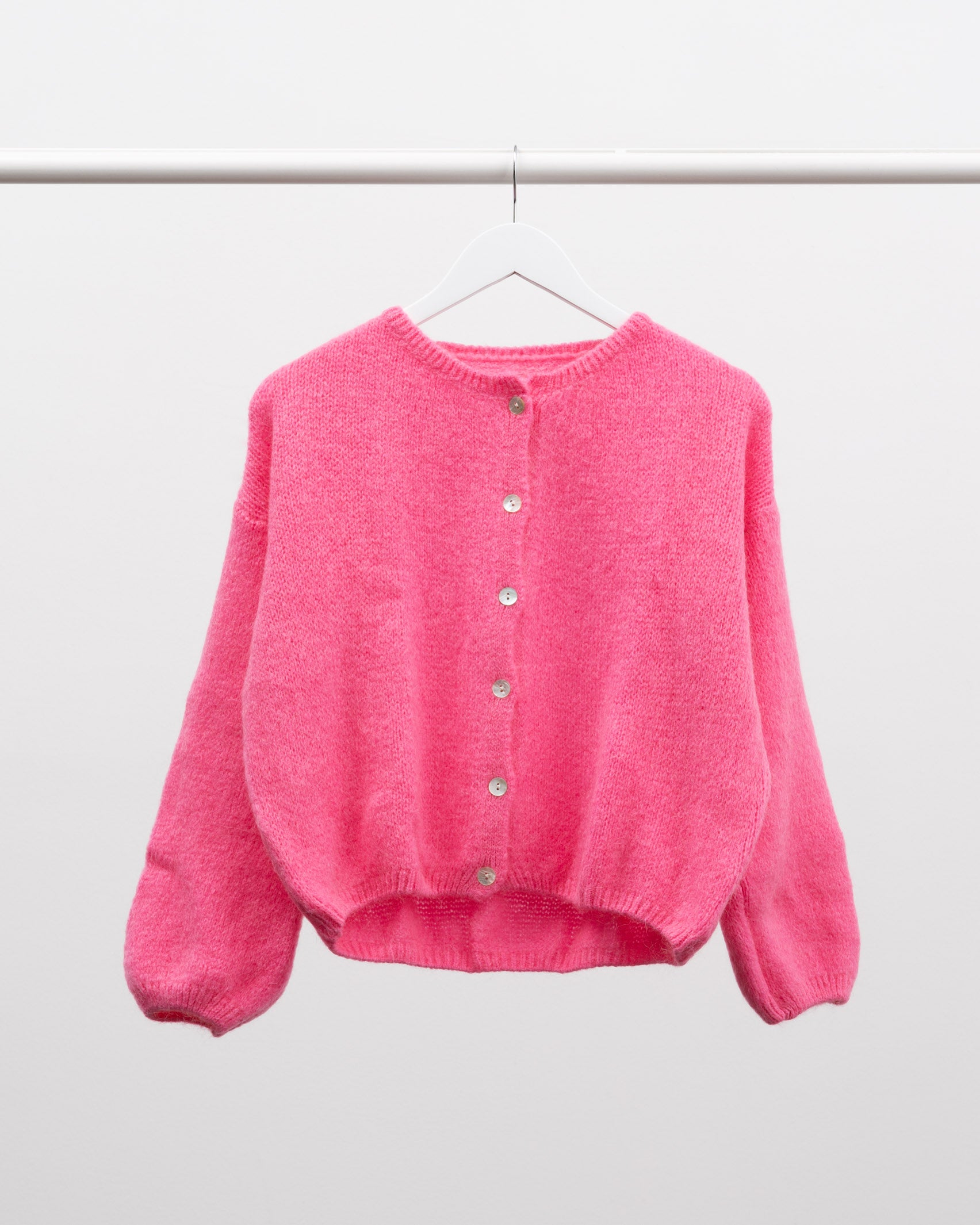 Weiche einfarbige Strickjacke