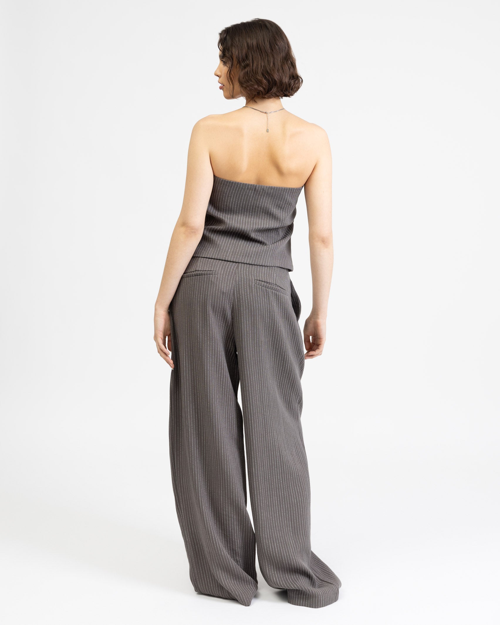 Gestreifte Anzughose mit Bundfalten