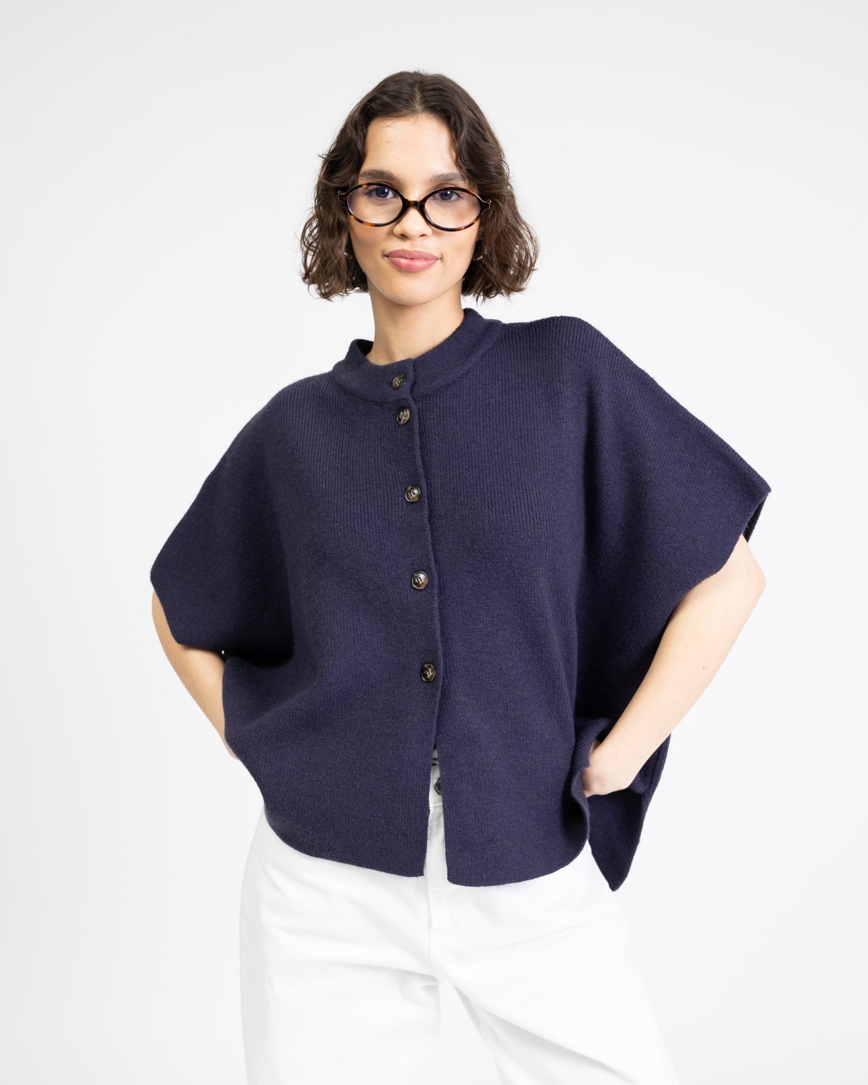 Elegante Kurzarmstrickjacke