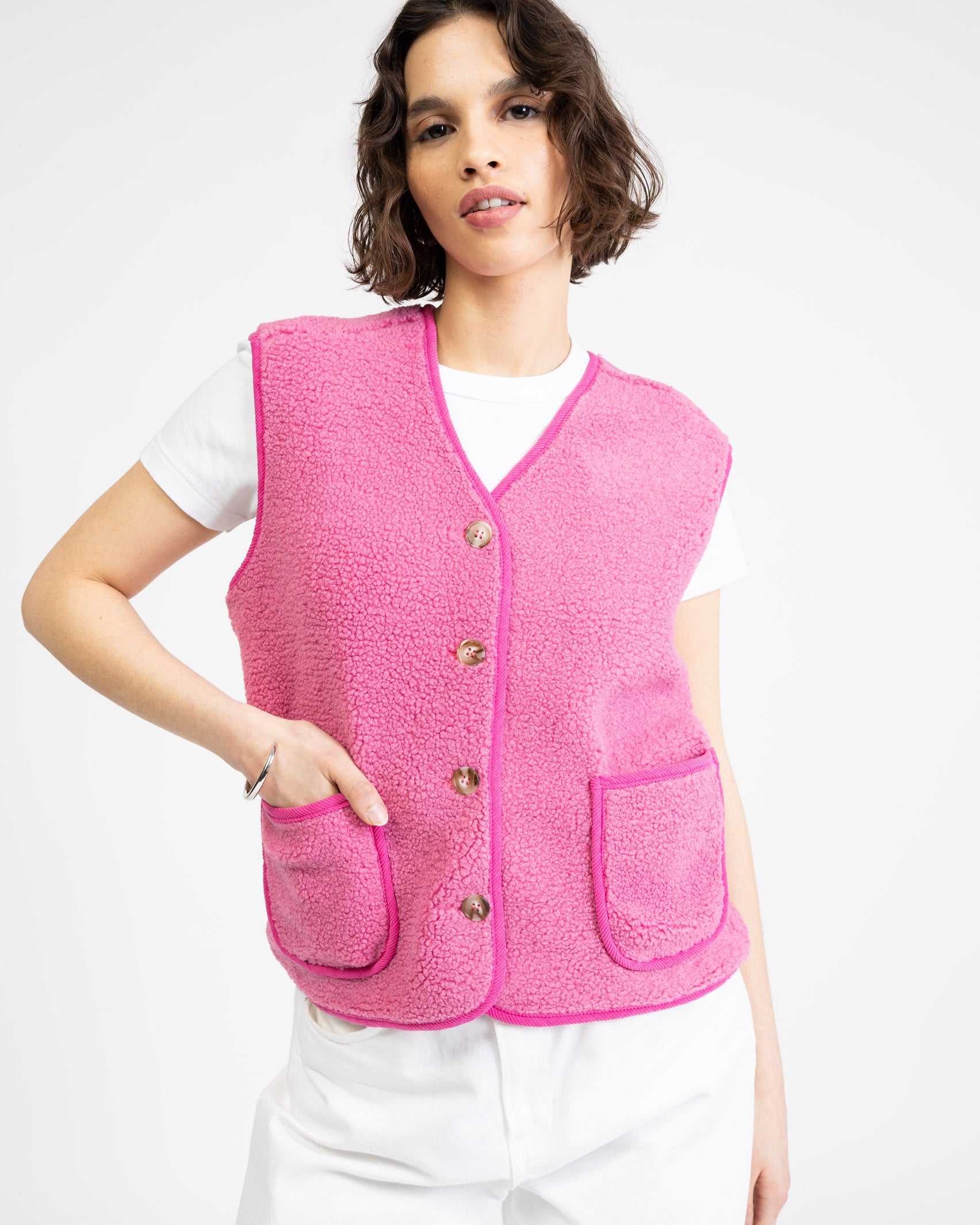 Teddy Weste mit Kontrastnähten