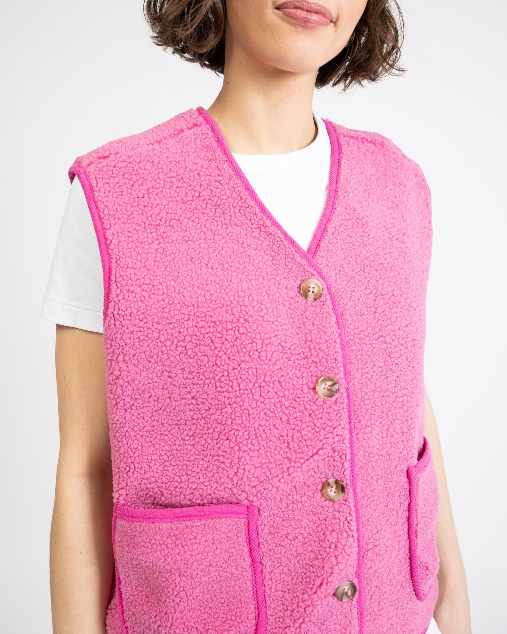 Teddy Weste mit Kontrastnähten